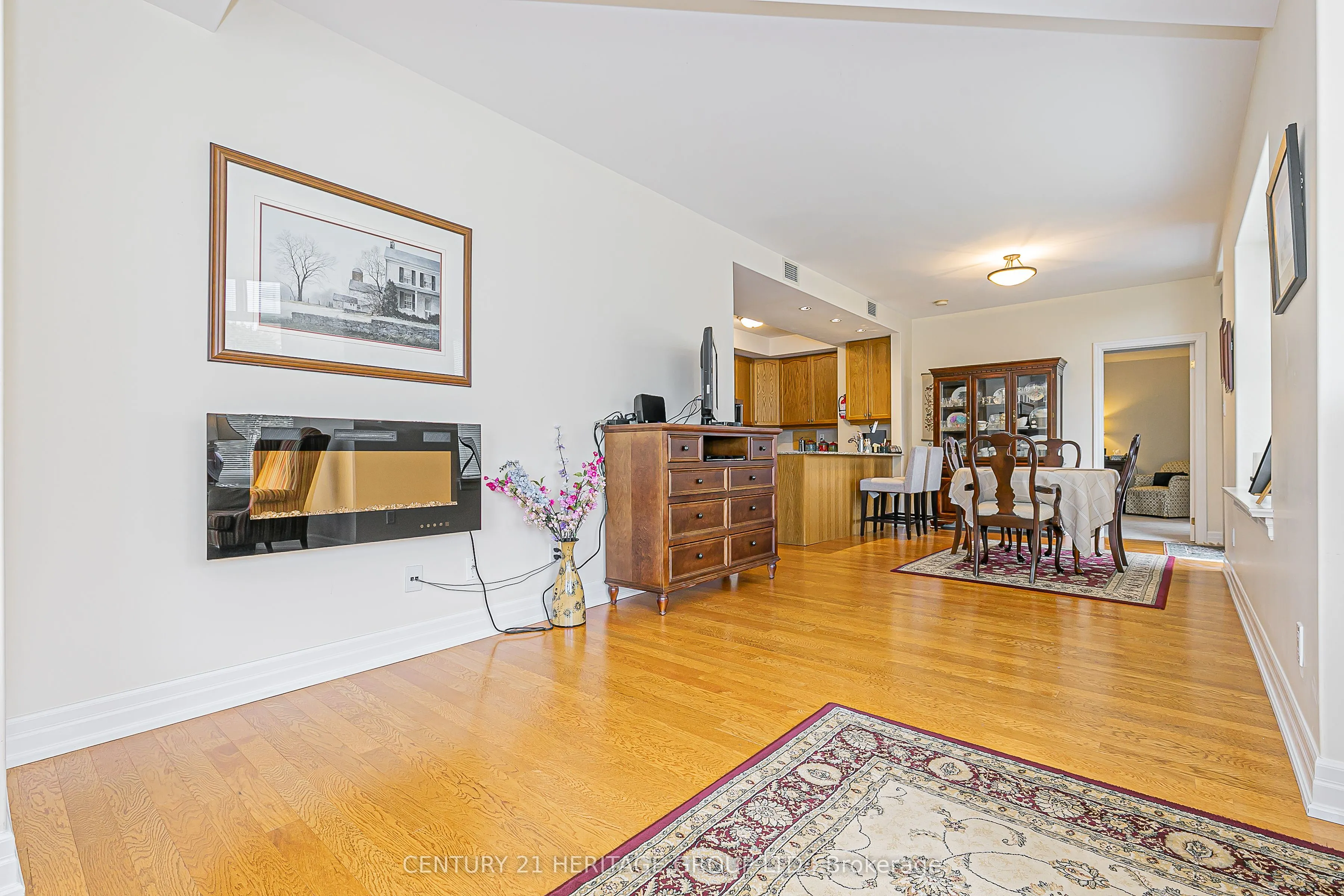 10 Ashton Road, #202