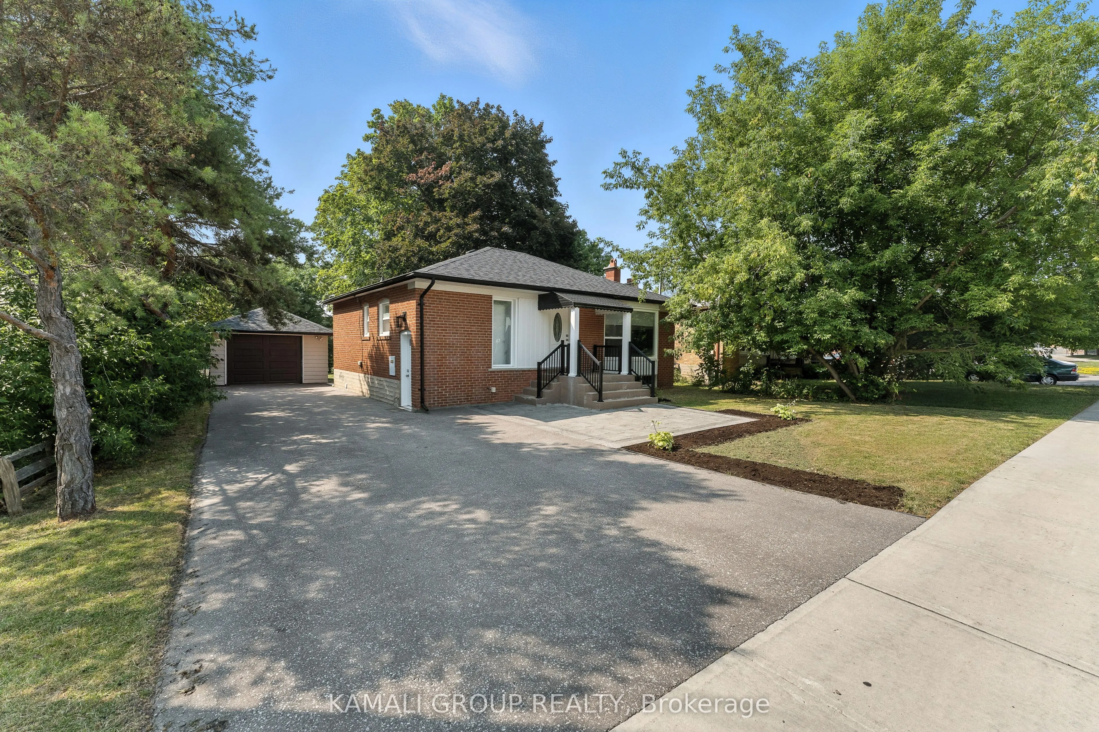 162 Queen Street