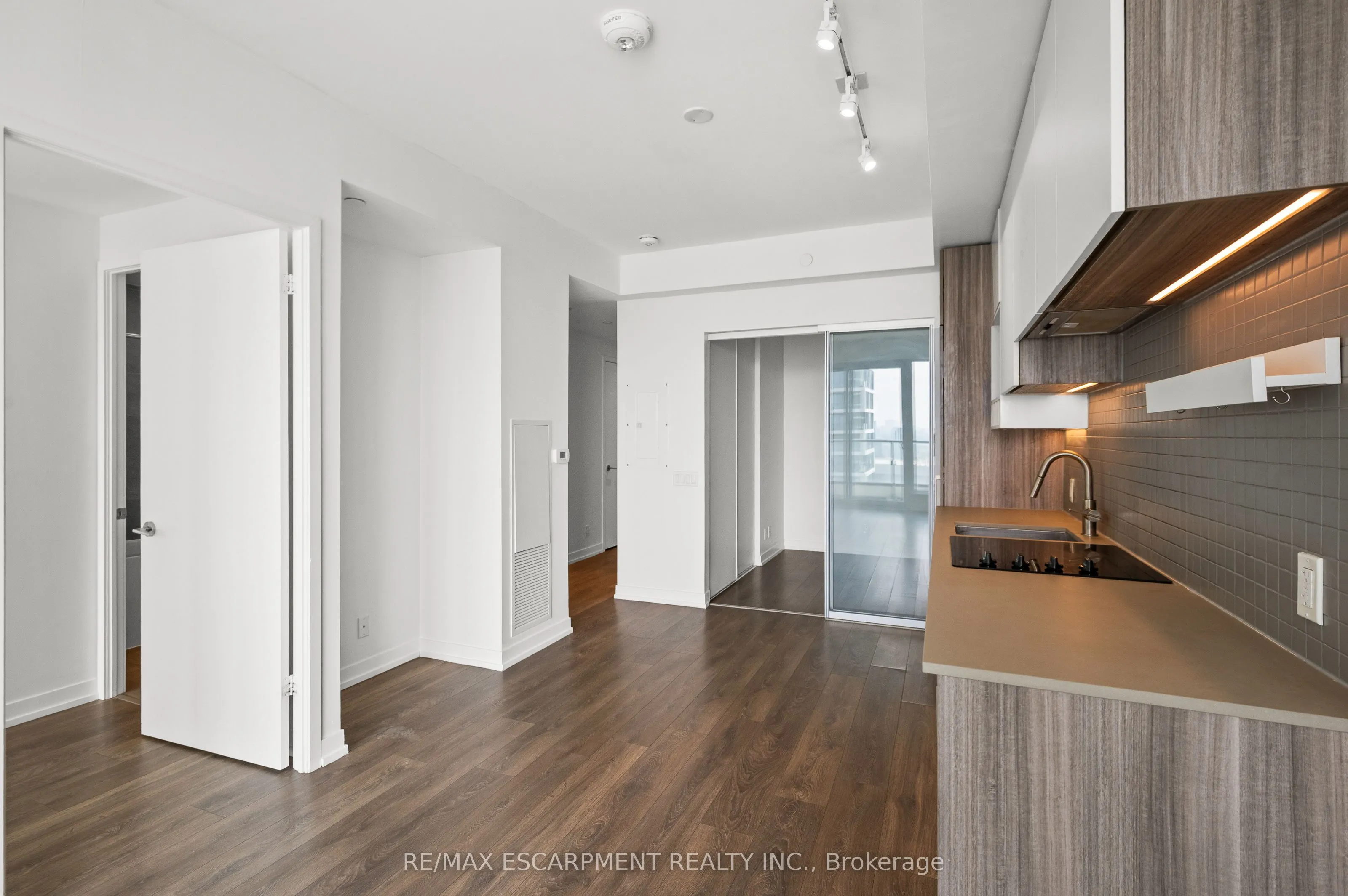 898 Portage Parkway, #2107