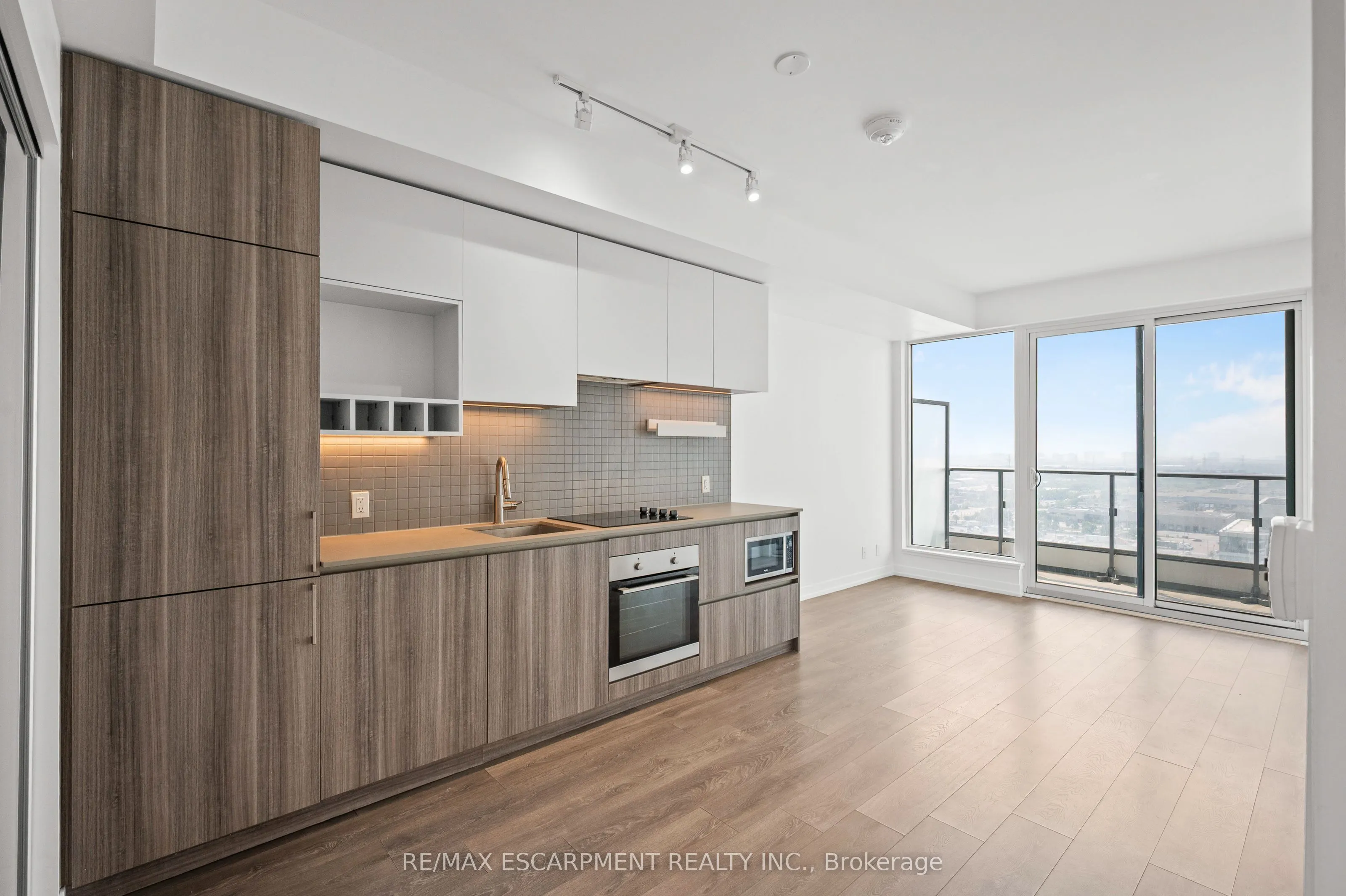 898 Portage Parkway, #2107