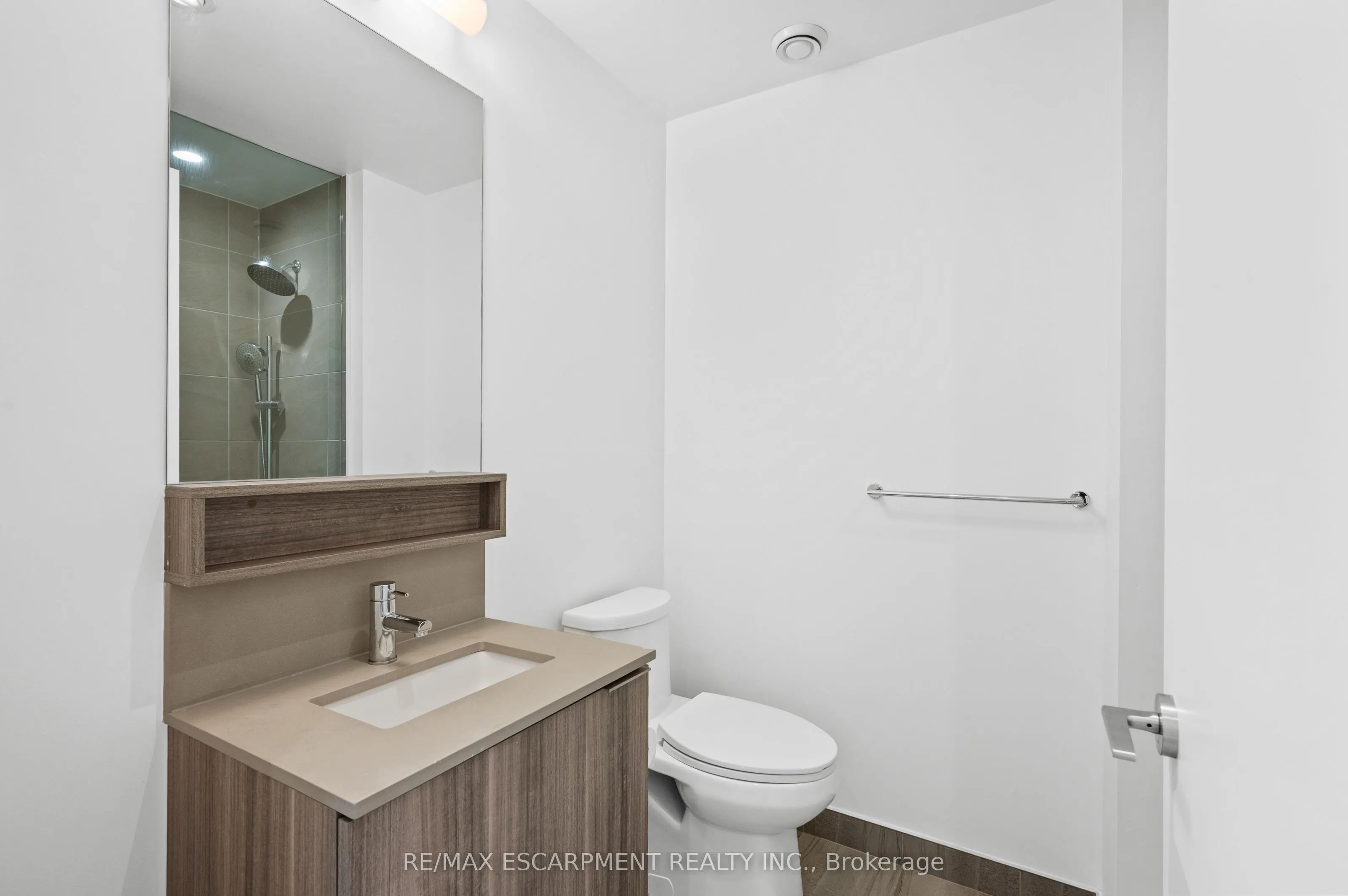 898 Portage Parkway, #2107