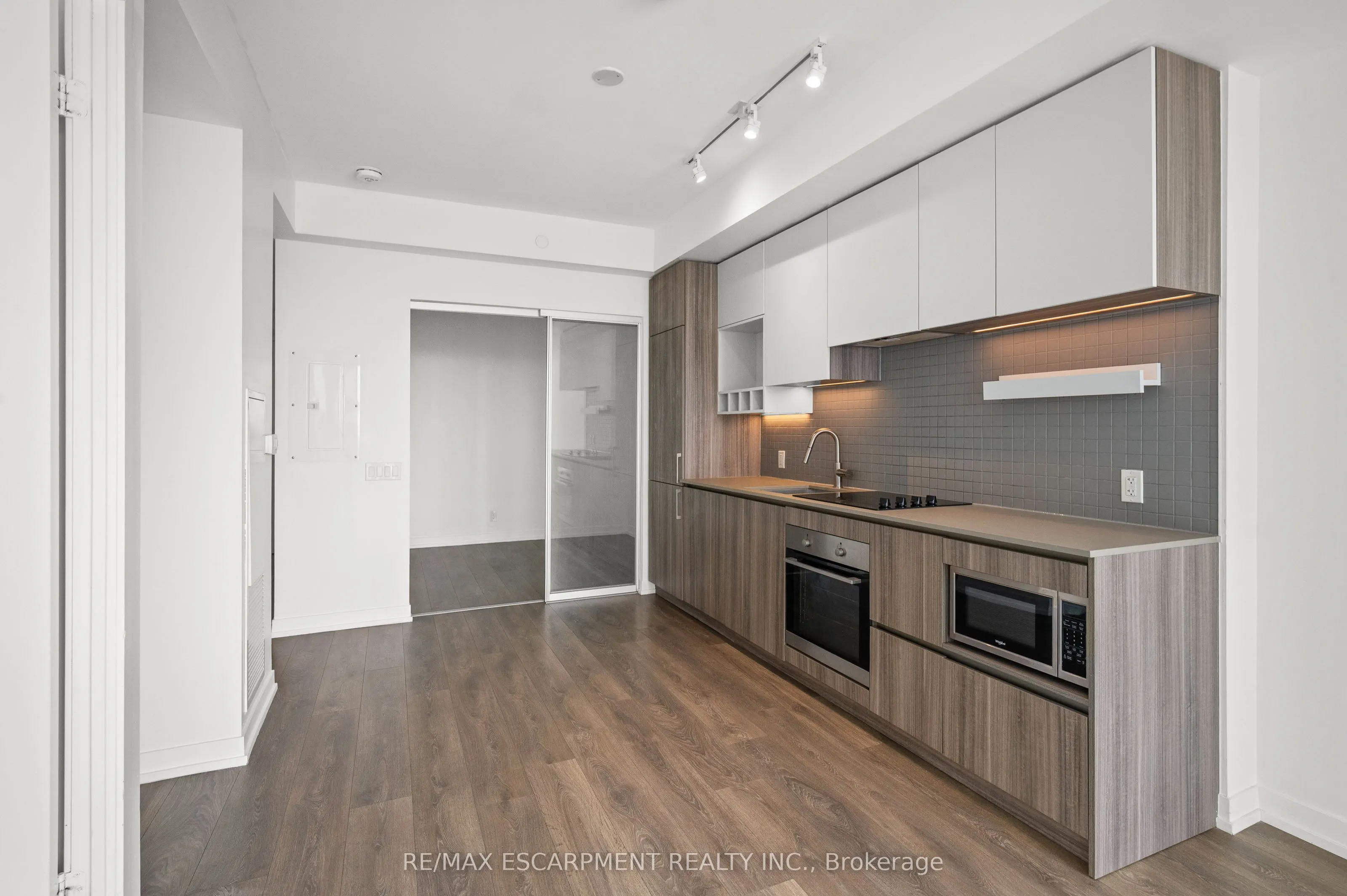 898 Portage Parkway, #2107