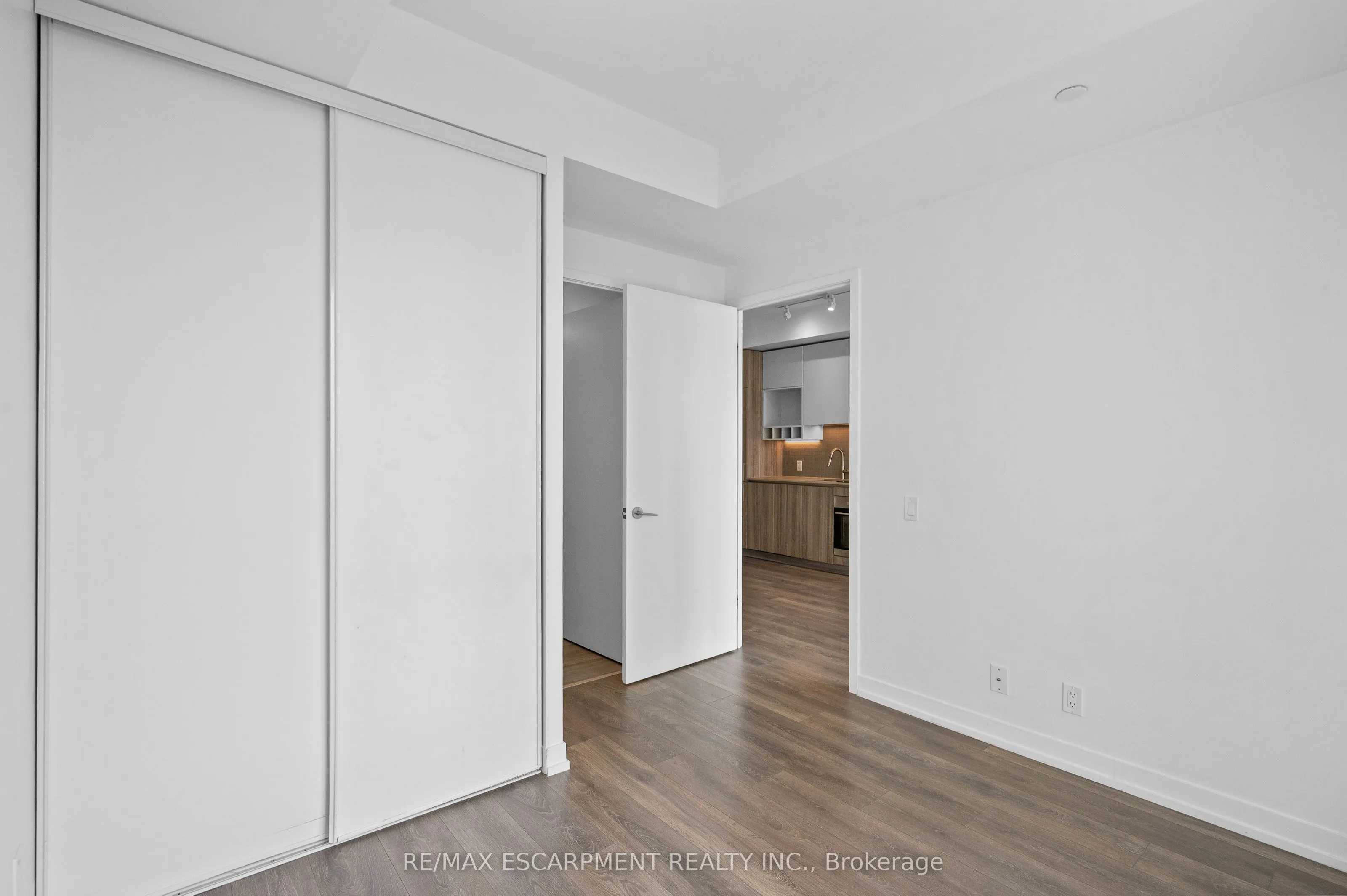 898 Portage Parkway, #2107