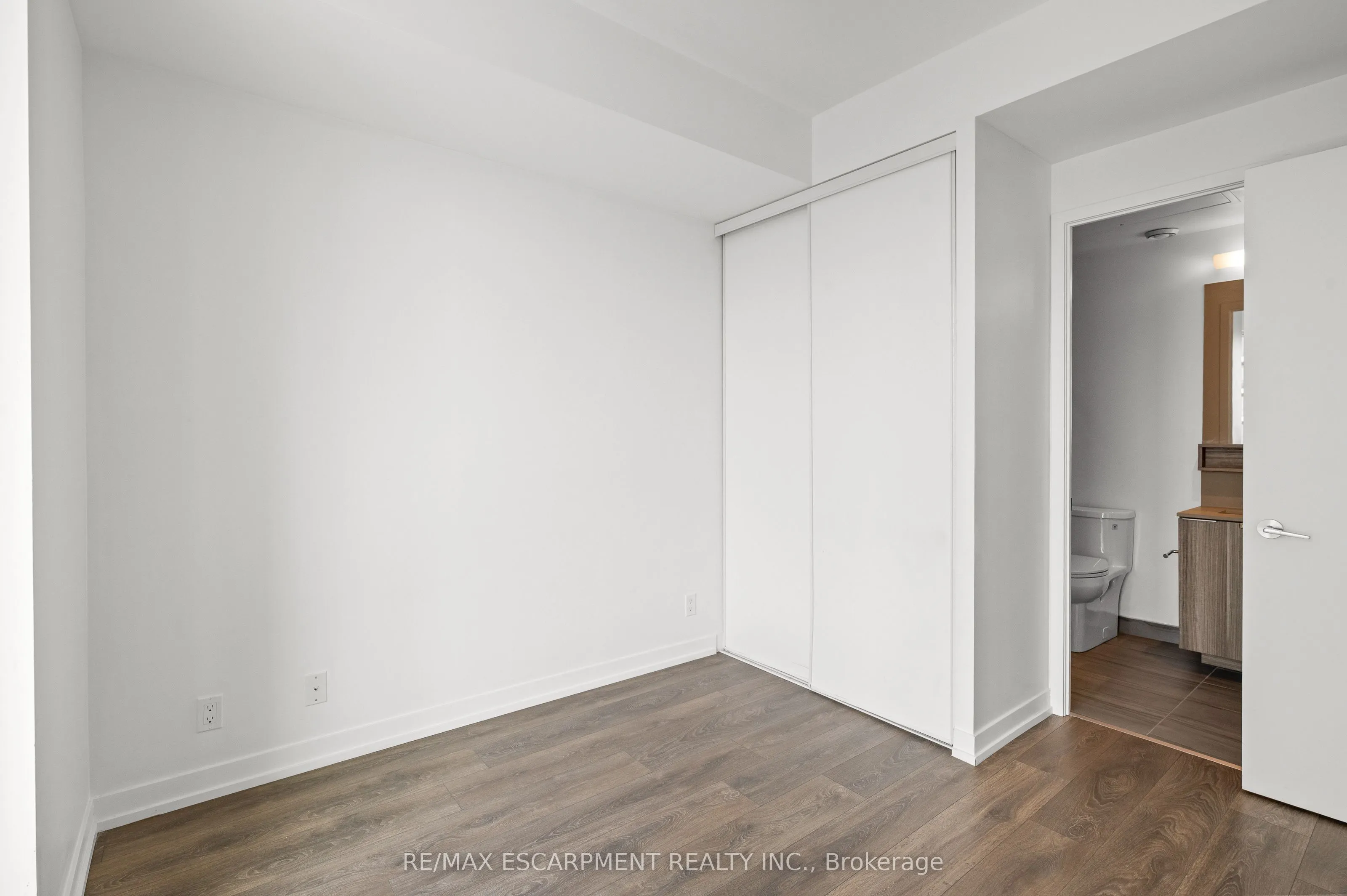 898 Portage Parkway, #2107