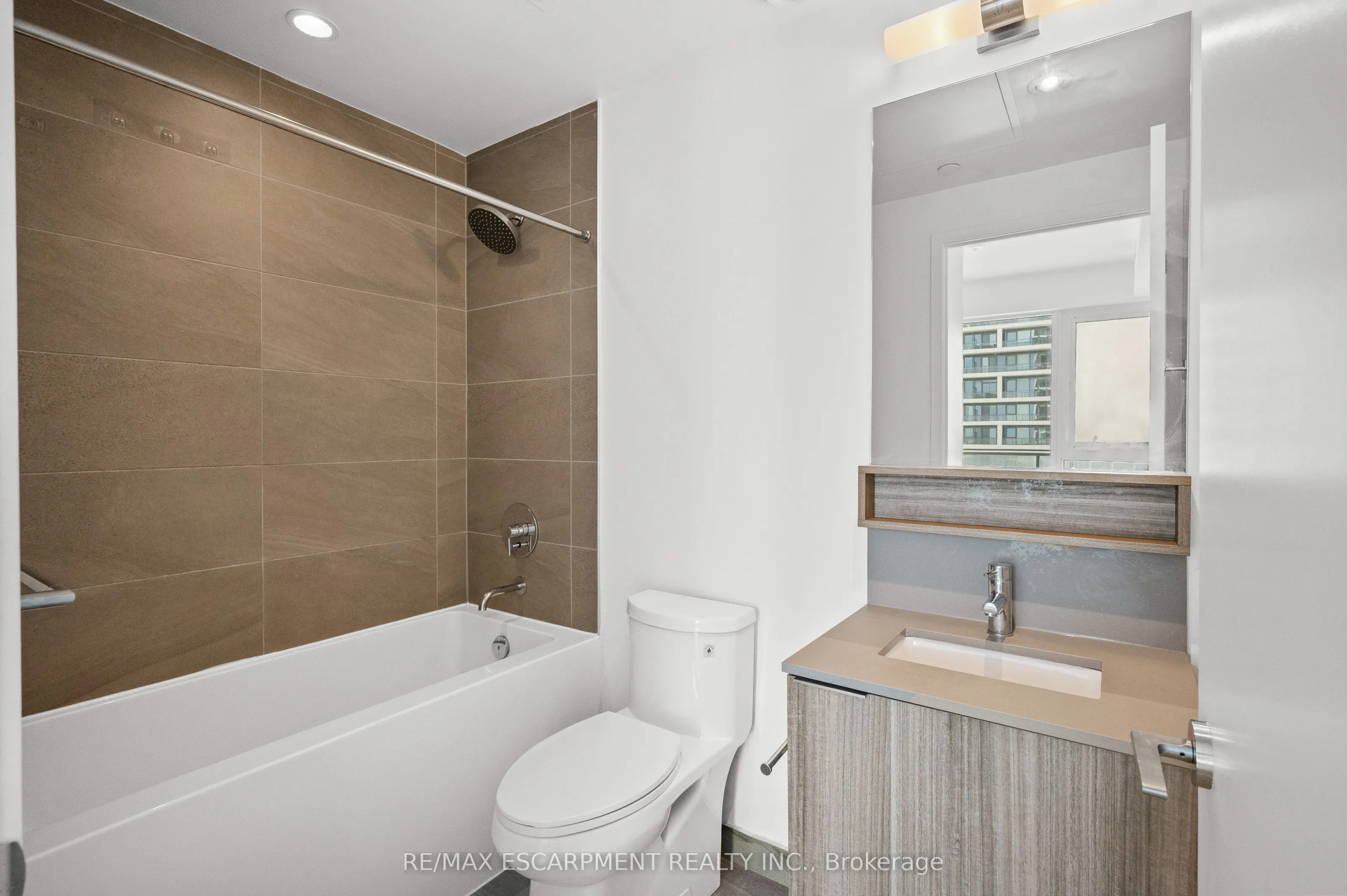 898 Portage Parkway, #2107