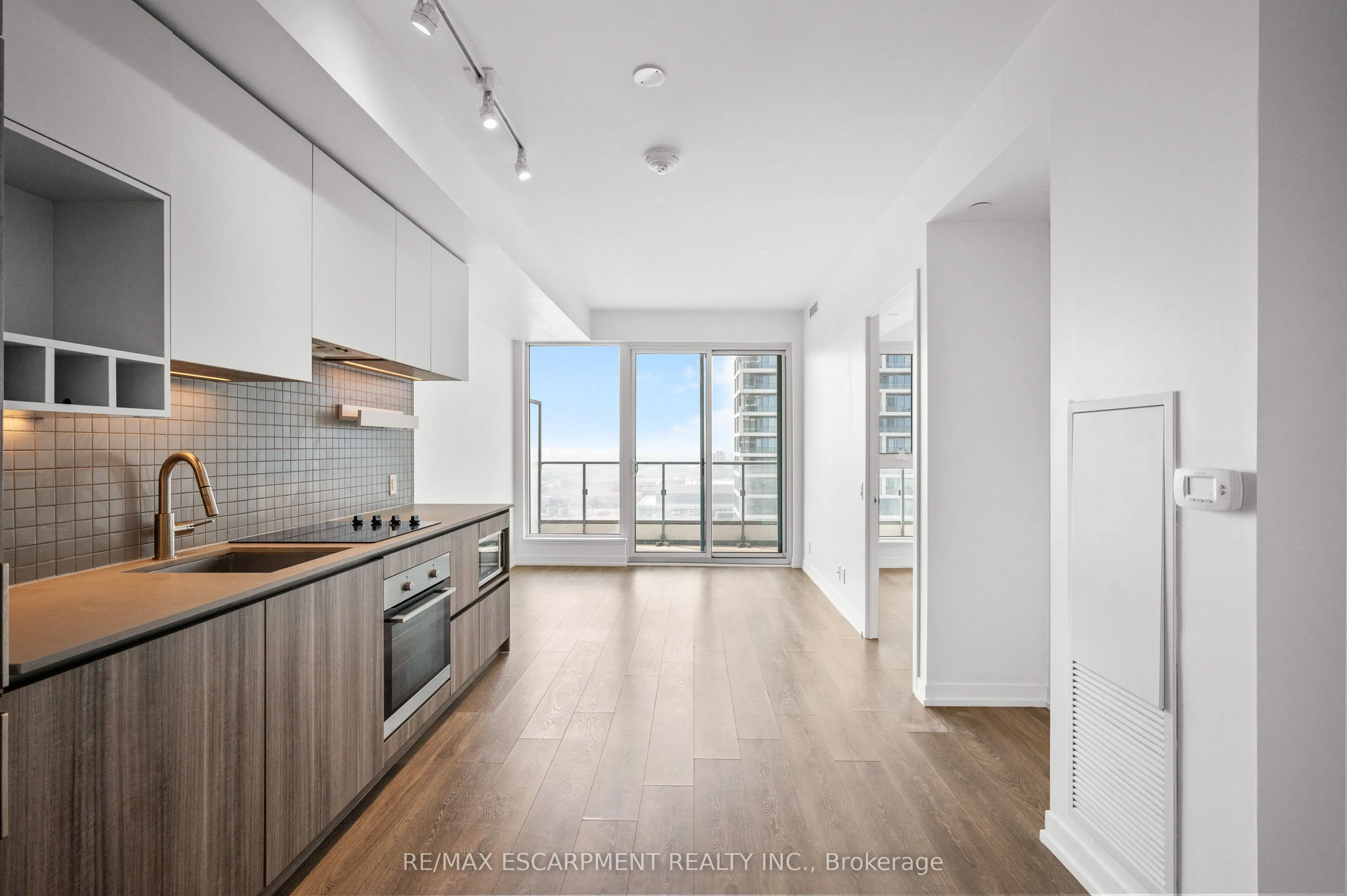 898 Portage Parkway, #2107