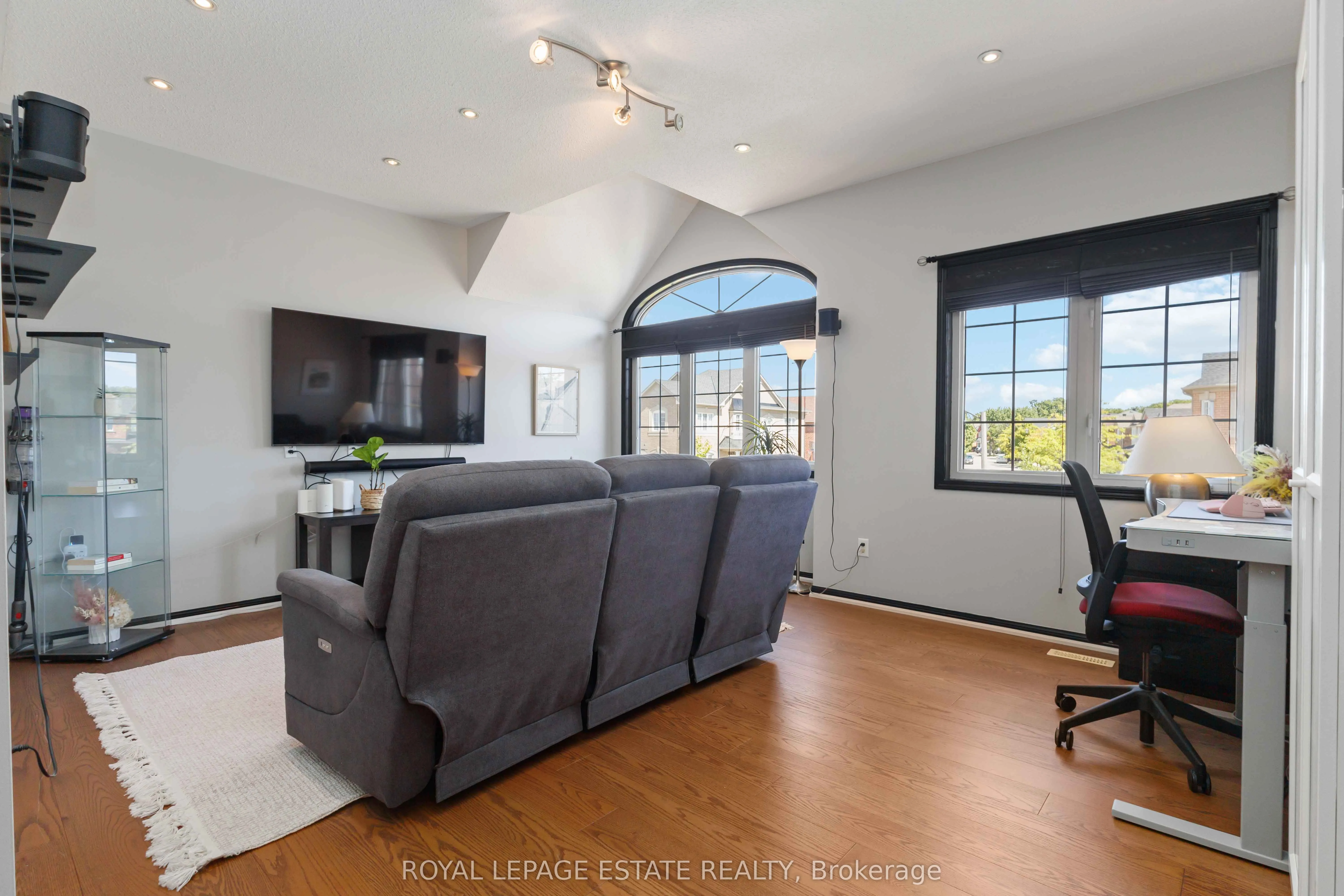19 Hiram Johnson Road