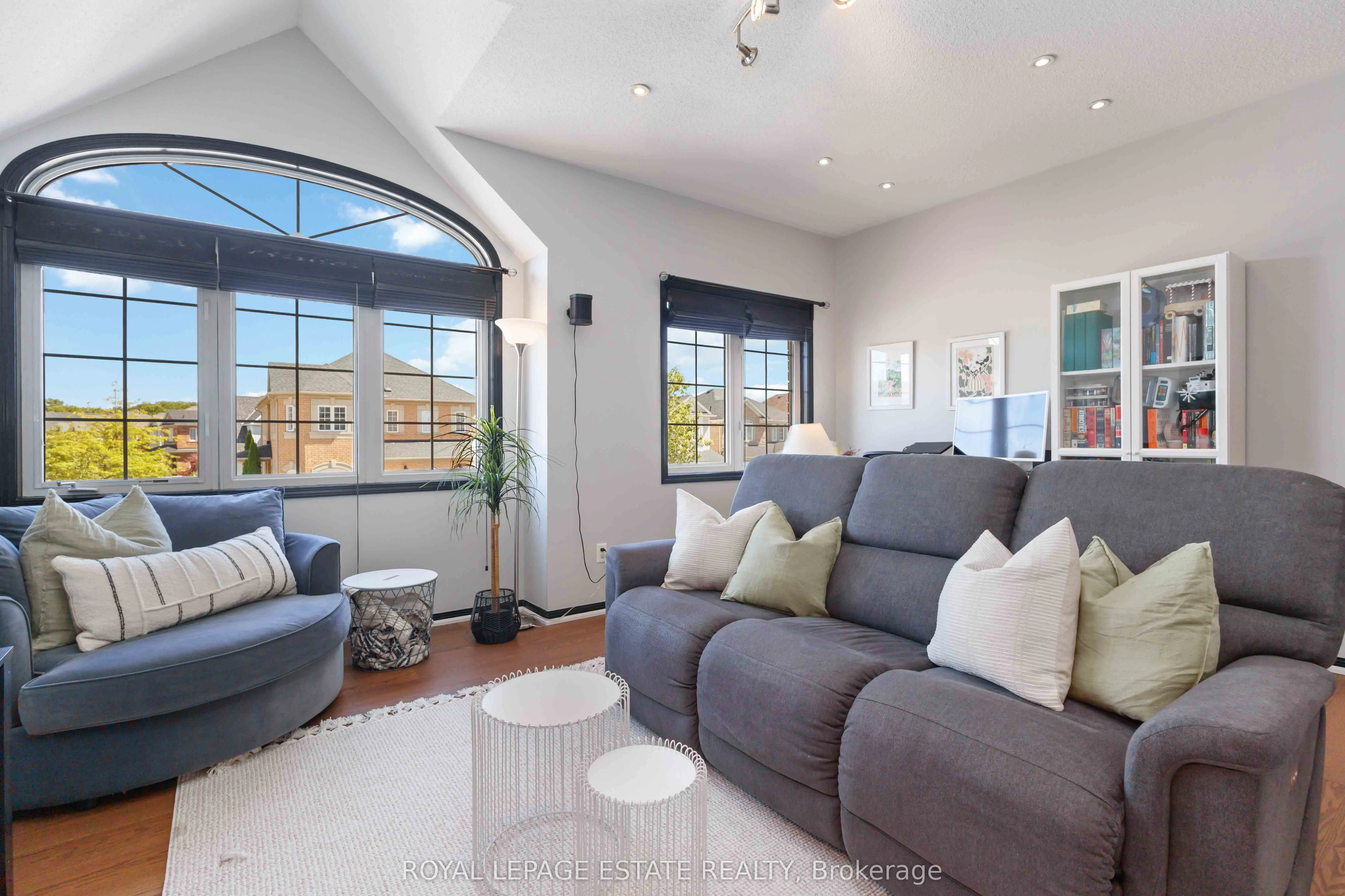 19 Hiram Johnson Road