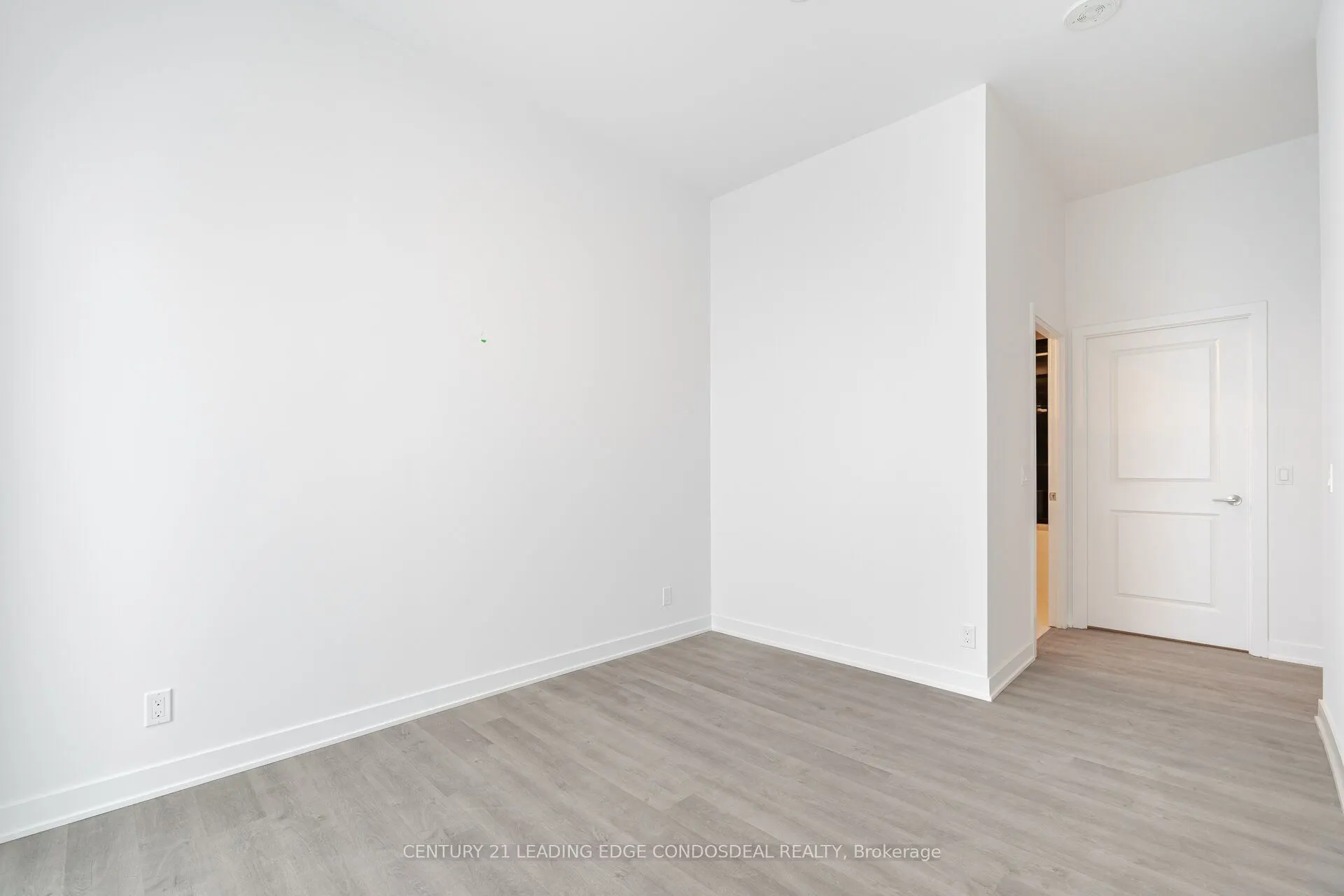 30 Upper Mall Way, #PH03