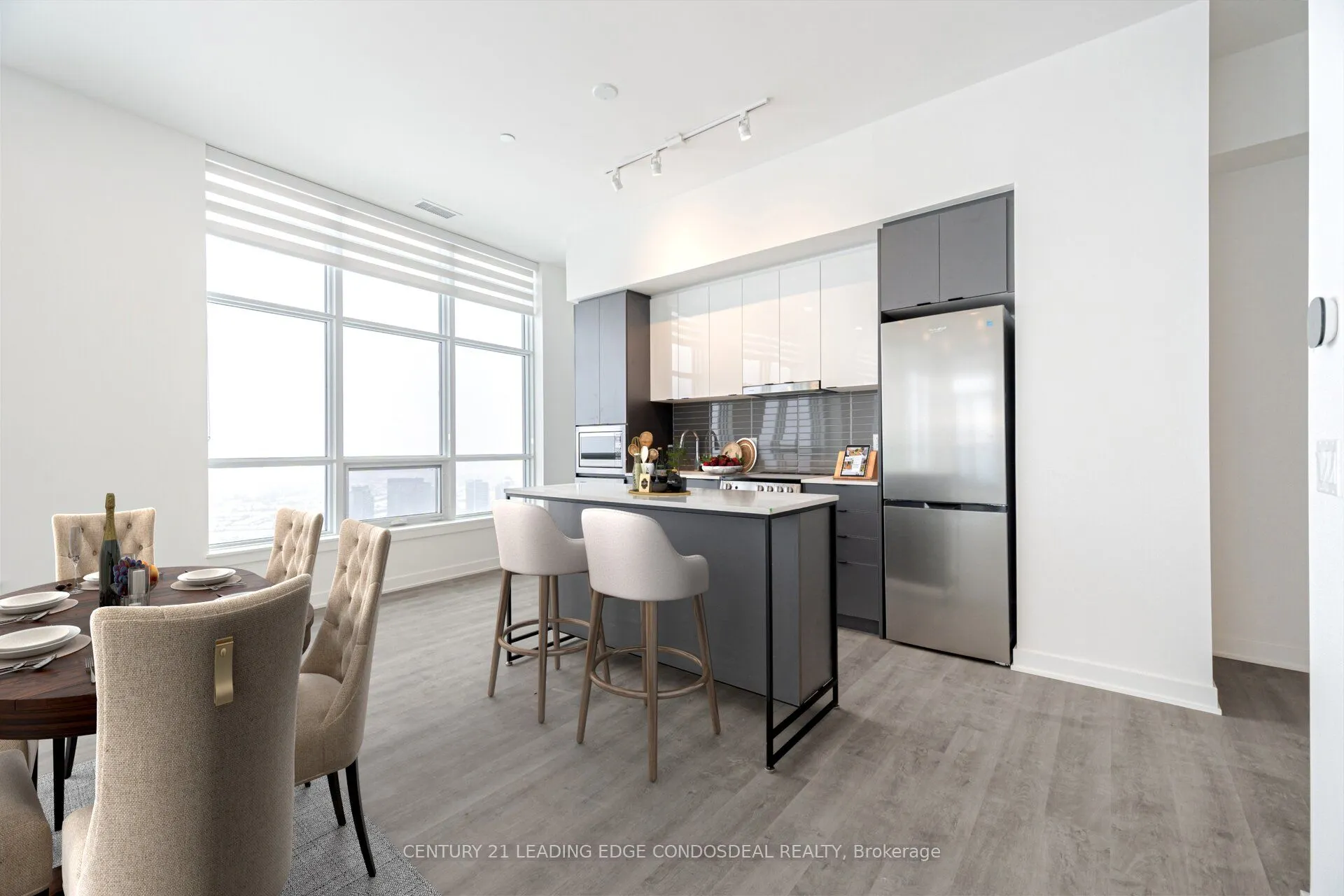 30 Upper Mall Way, #PH03