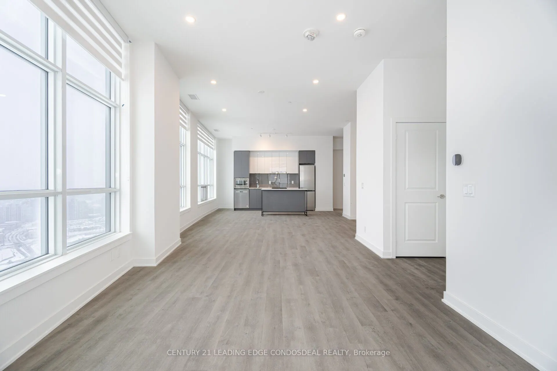 30 Upper Mall Way, #PH03