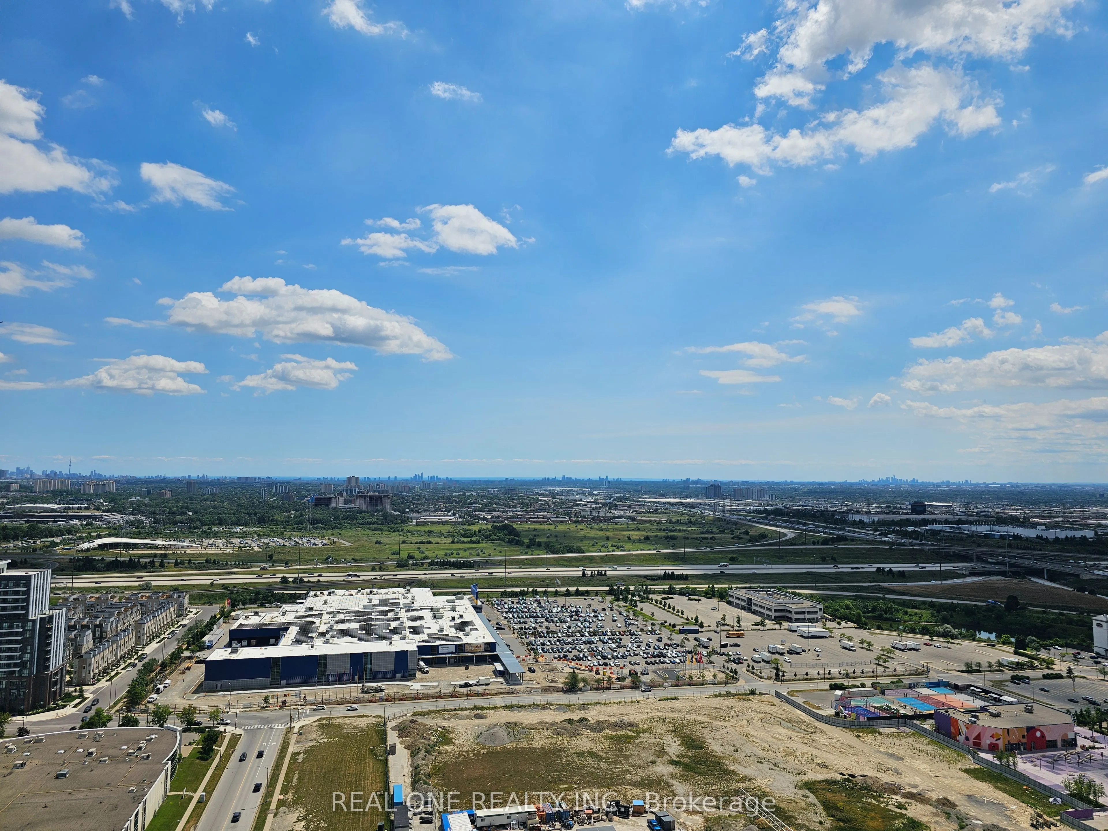28 Interchange Way, #3611