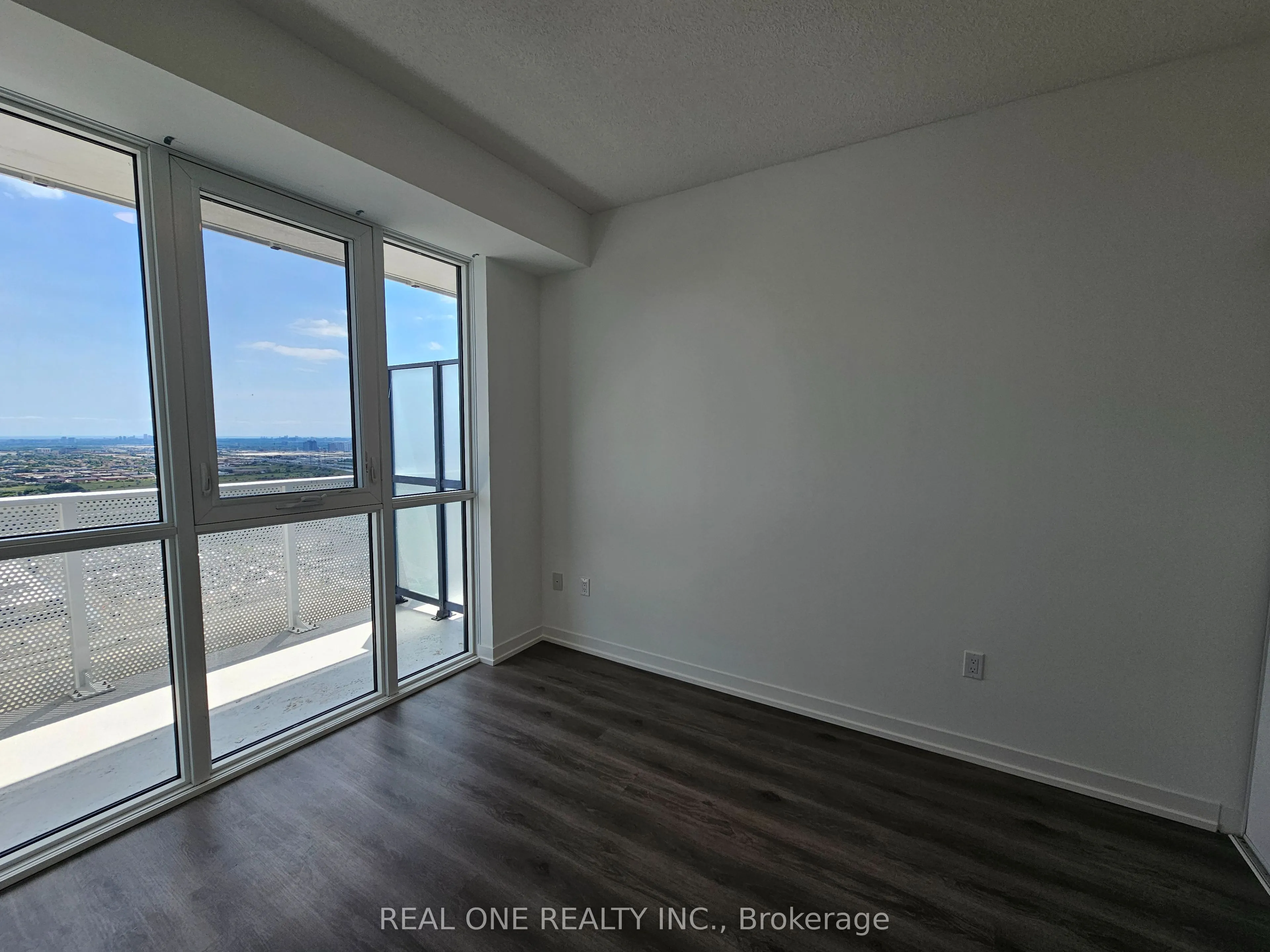 28 Interchange Way, #3611