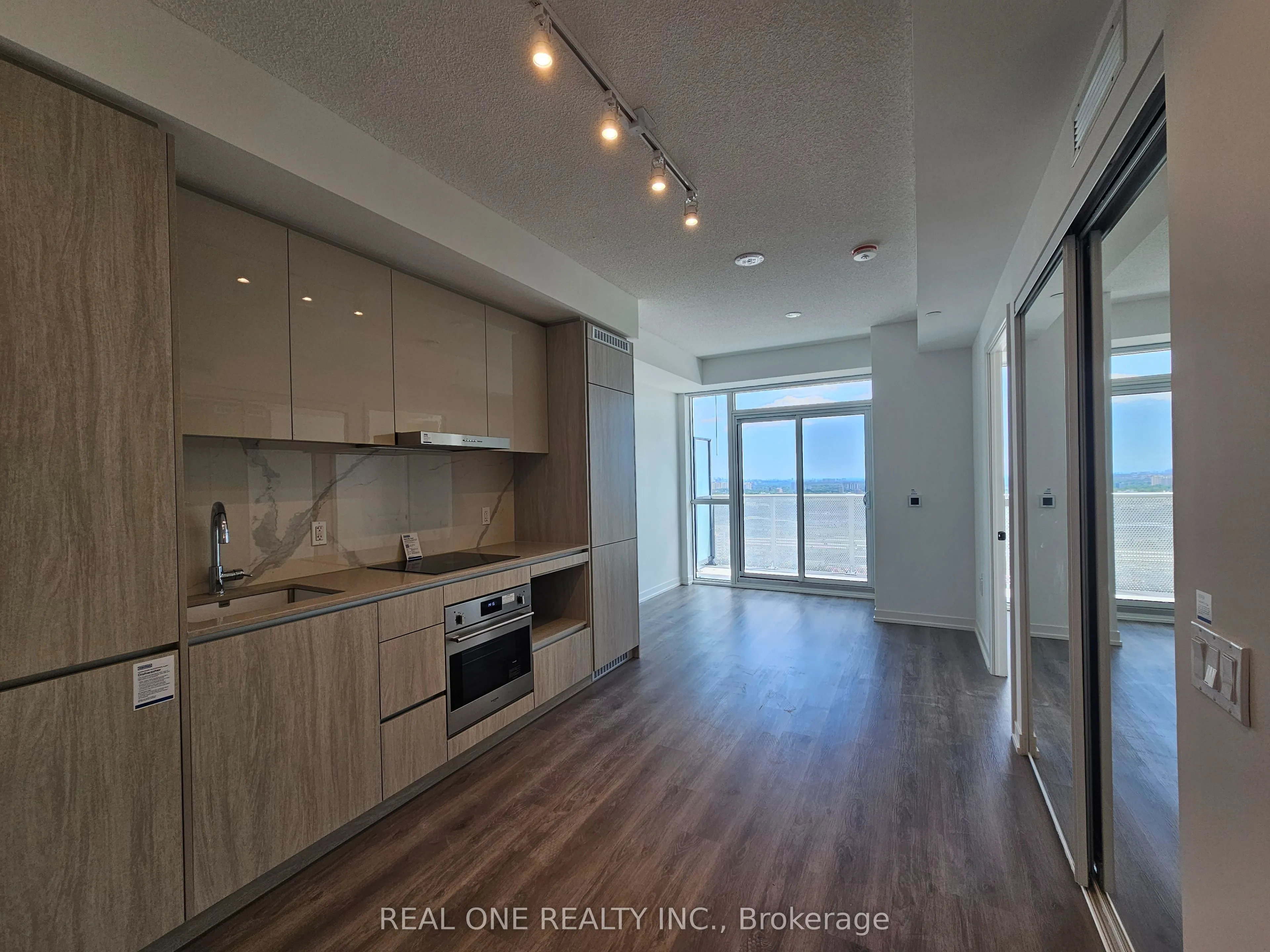 28 Interchange Way, #3611