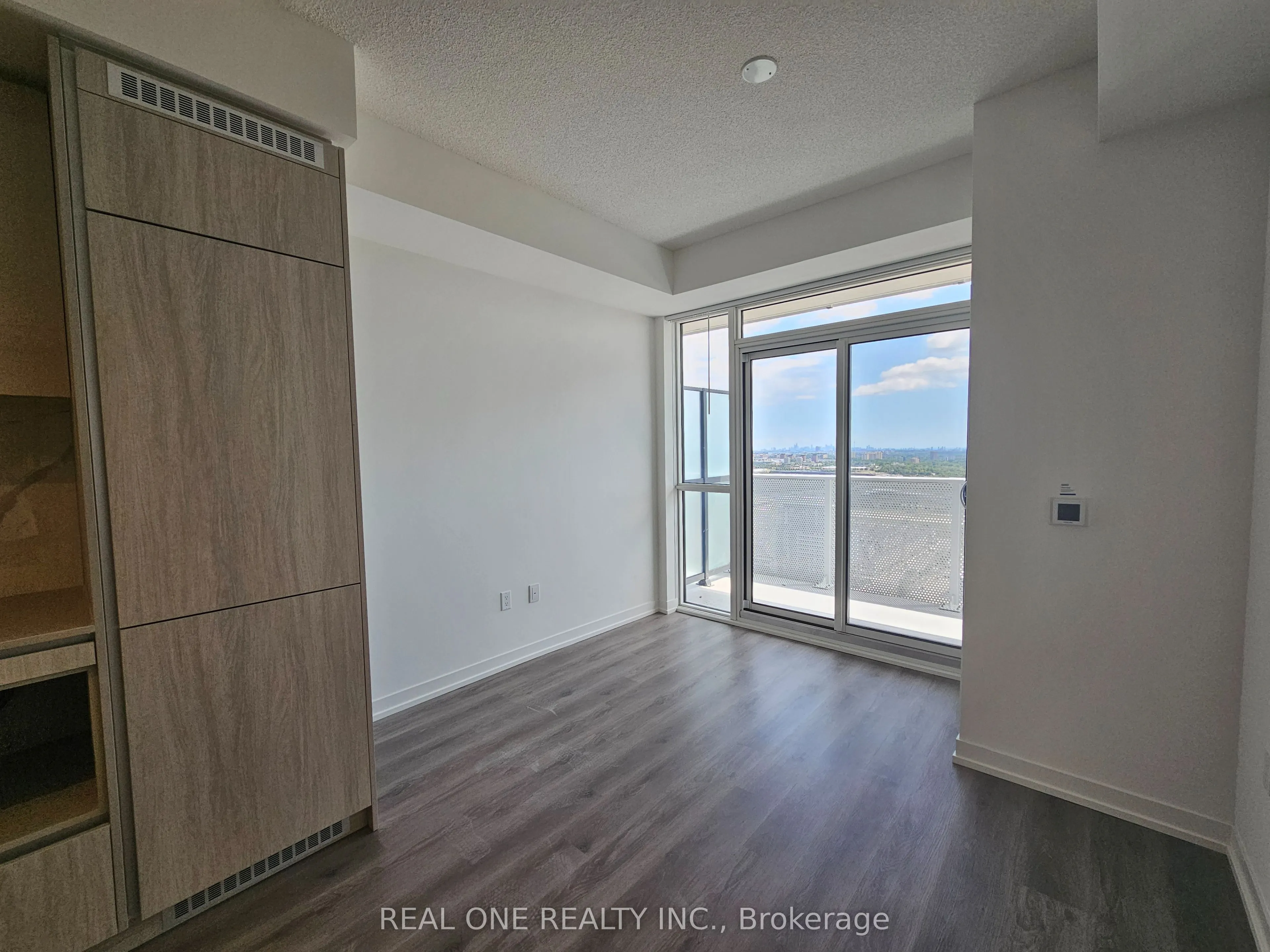 28 Interchange Way, #3611