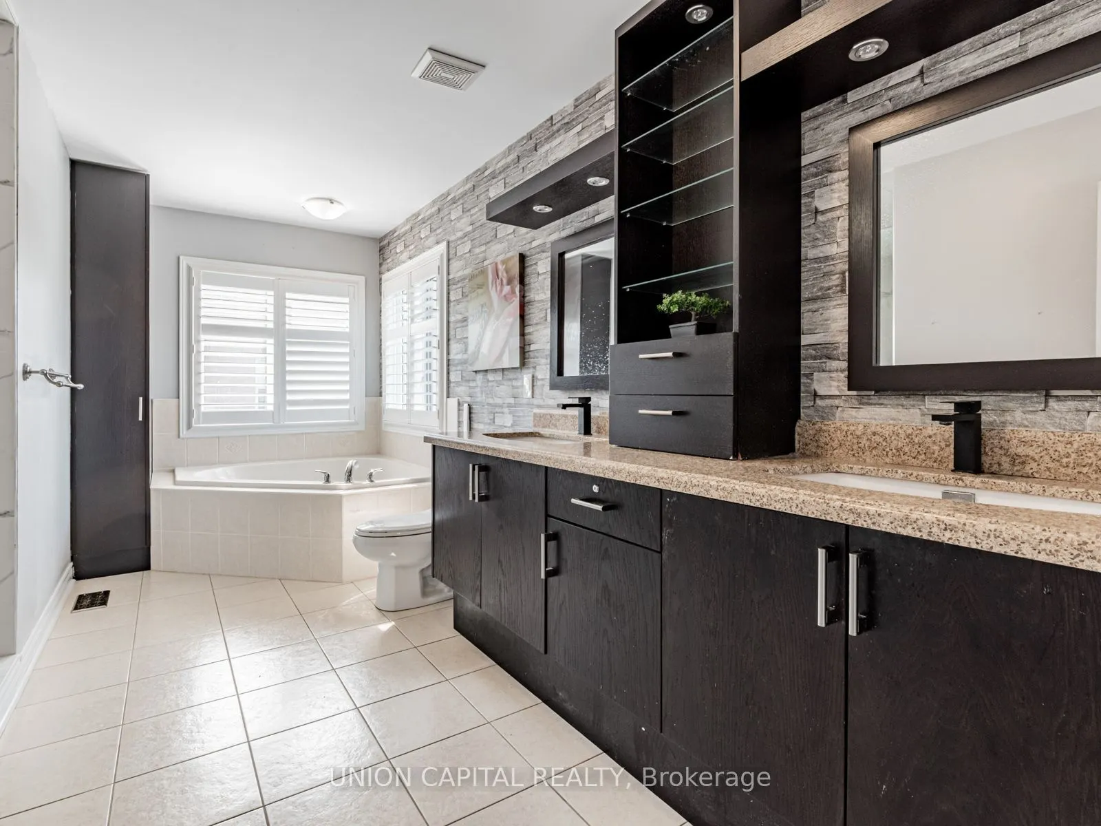 32 Desjardin Drive