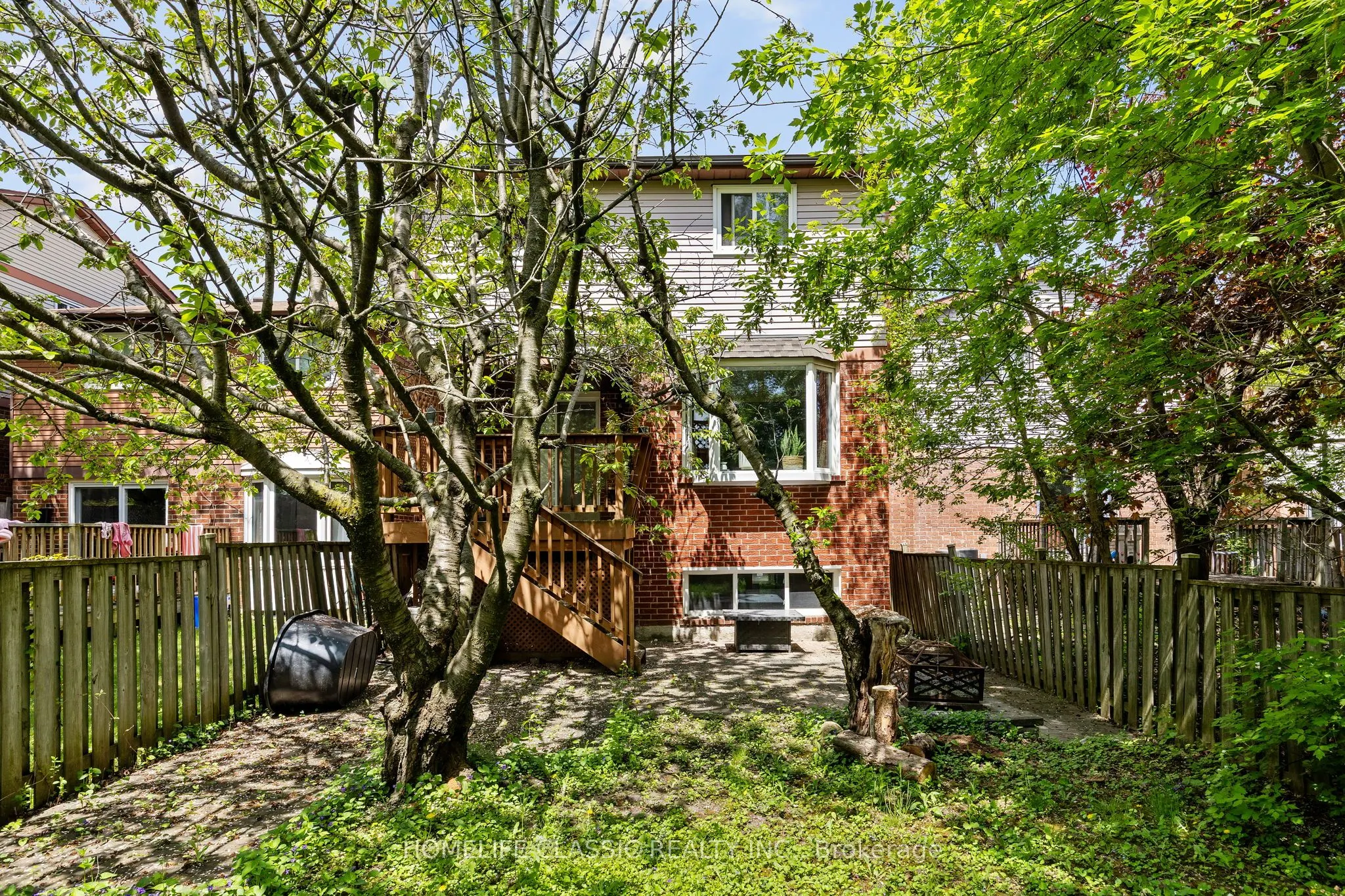 93 North Meadow Crescent