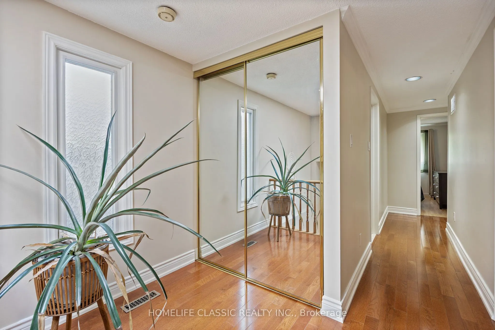 93 North Meadow Crescent