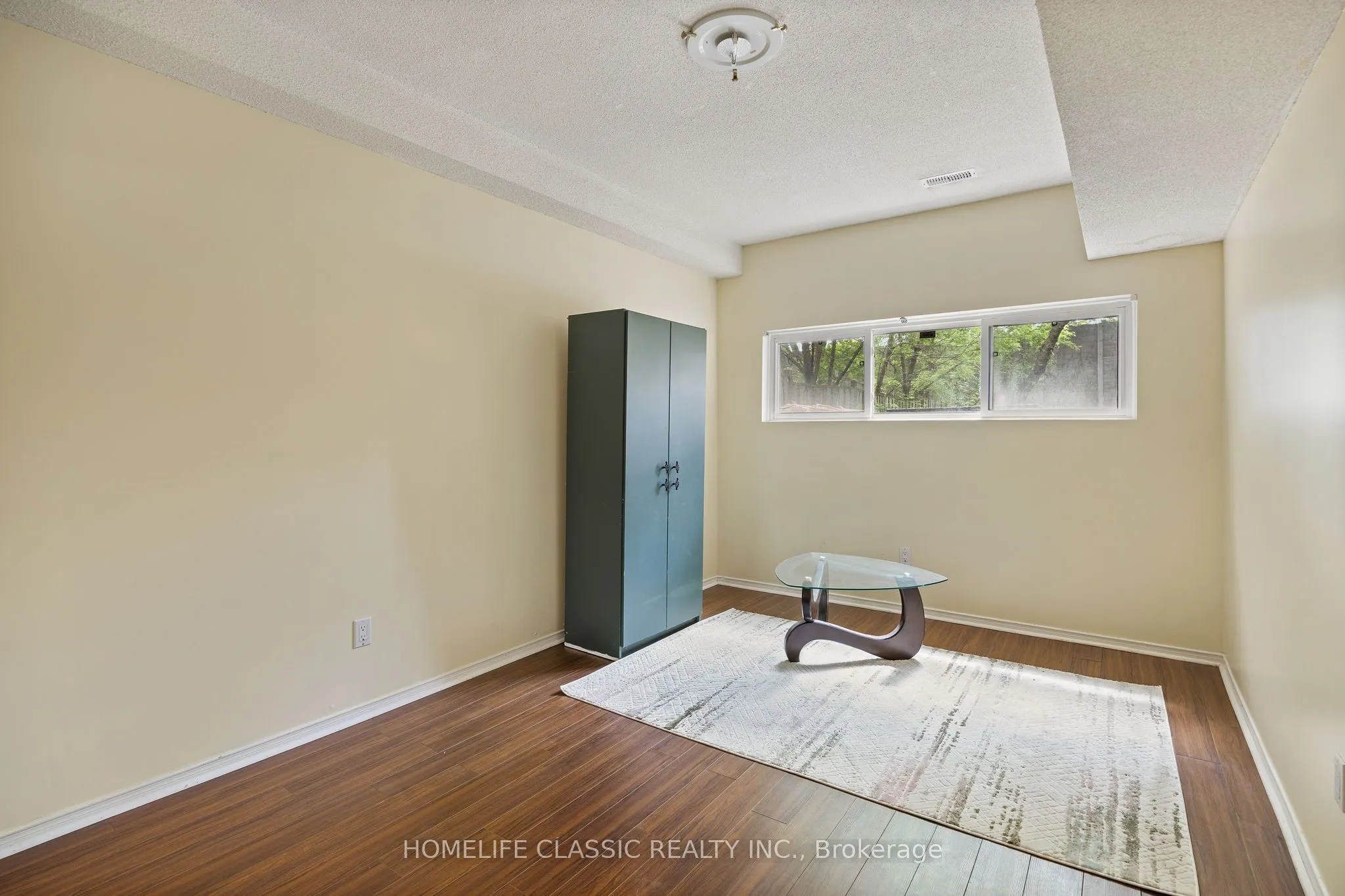 93 North Meadow Crescent