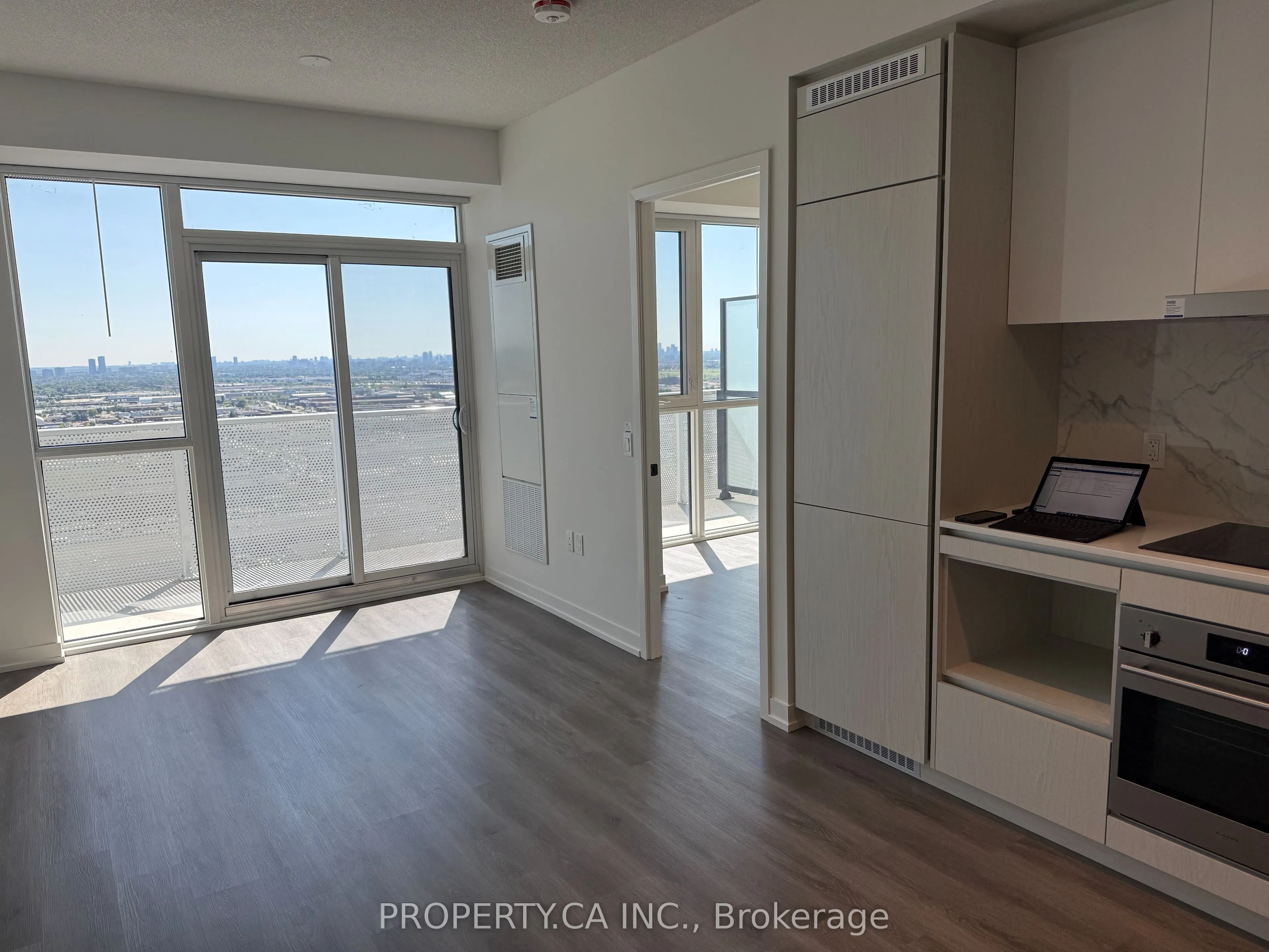 28 Interchange Way, #3306