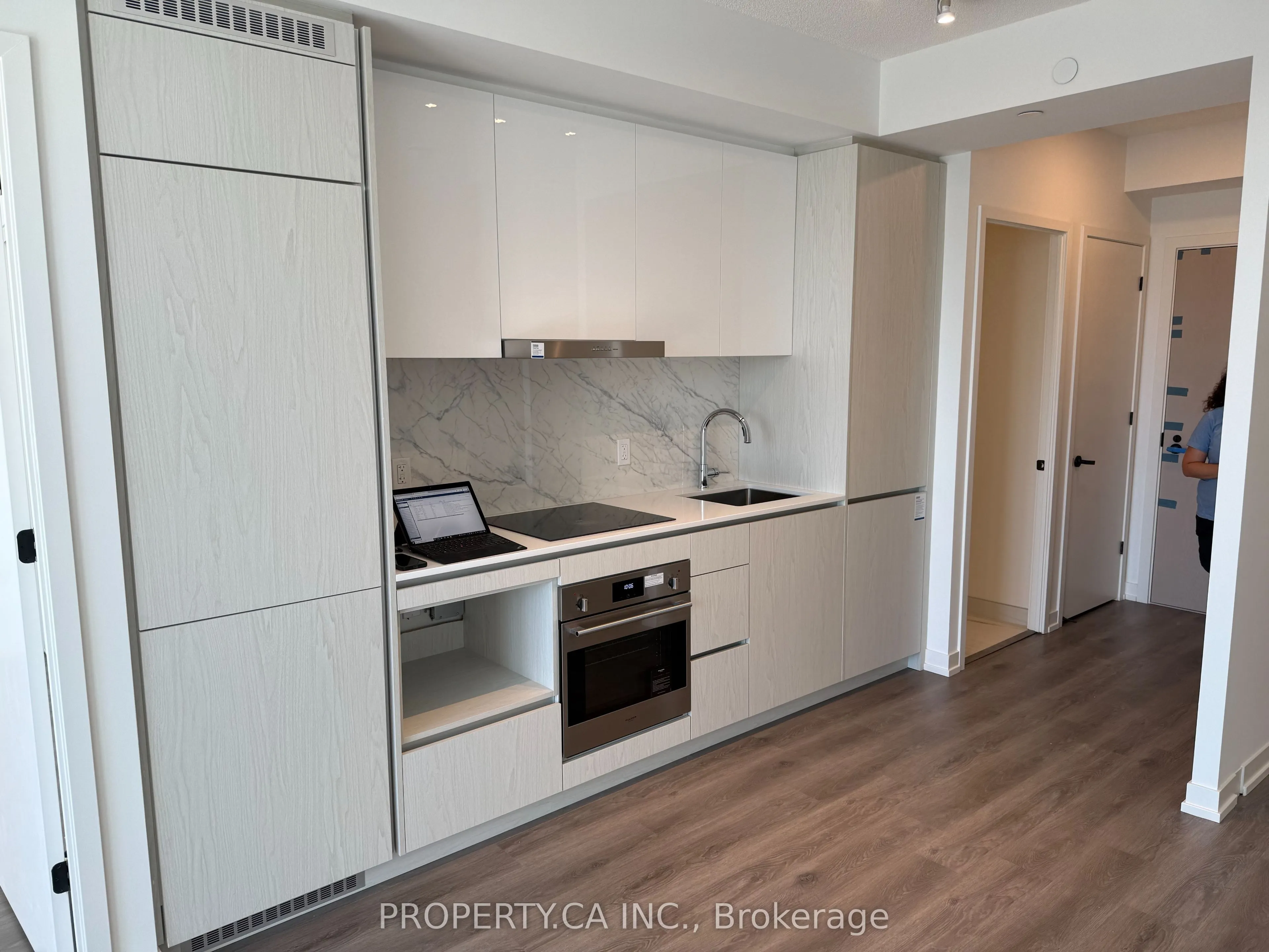 28 Interchange Way, #3306