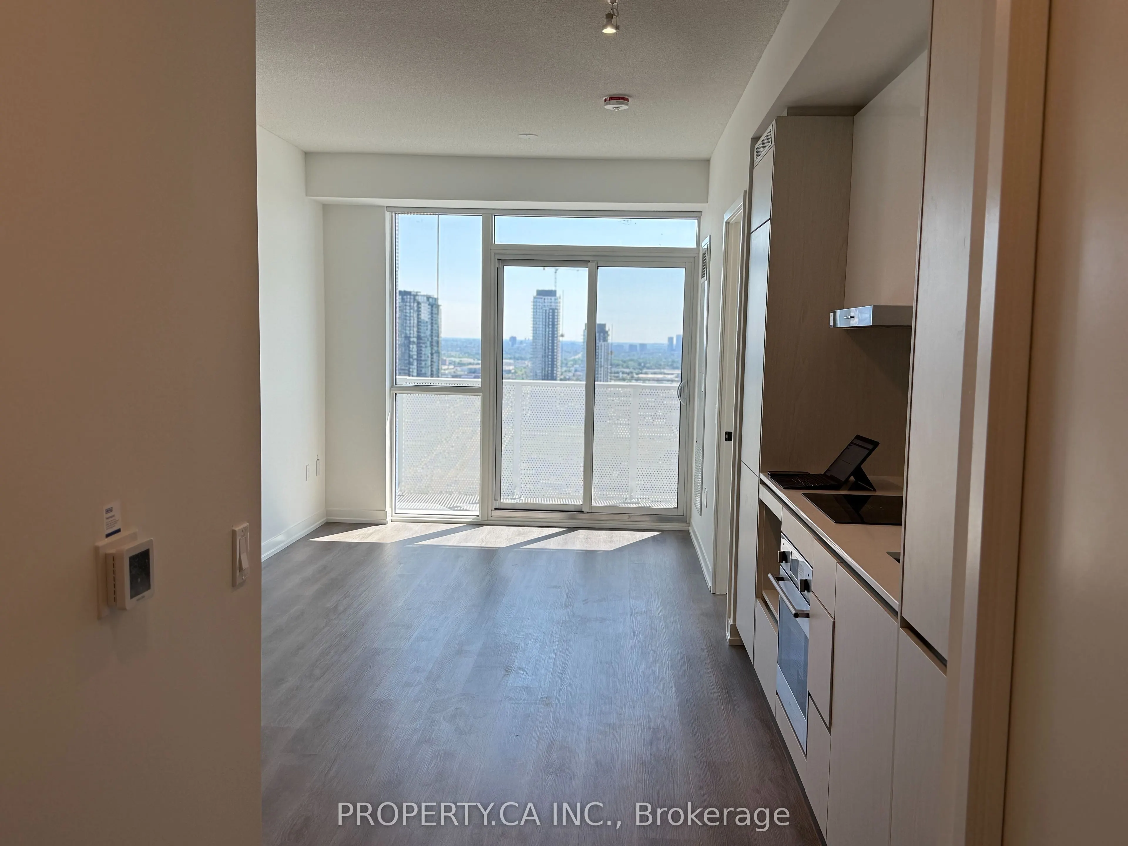 28 Interchange Way, #3306