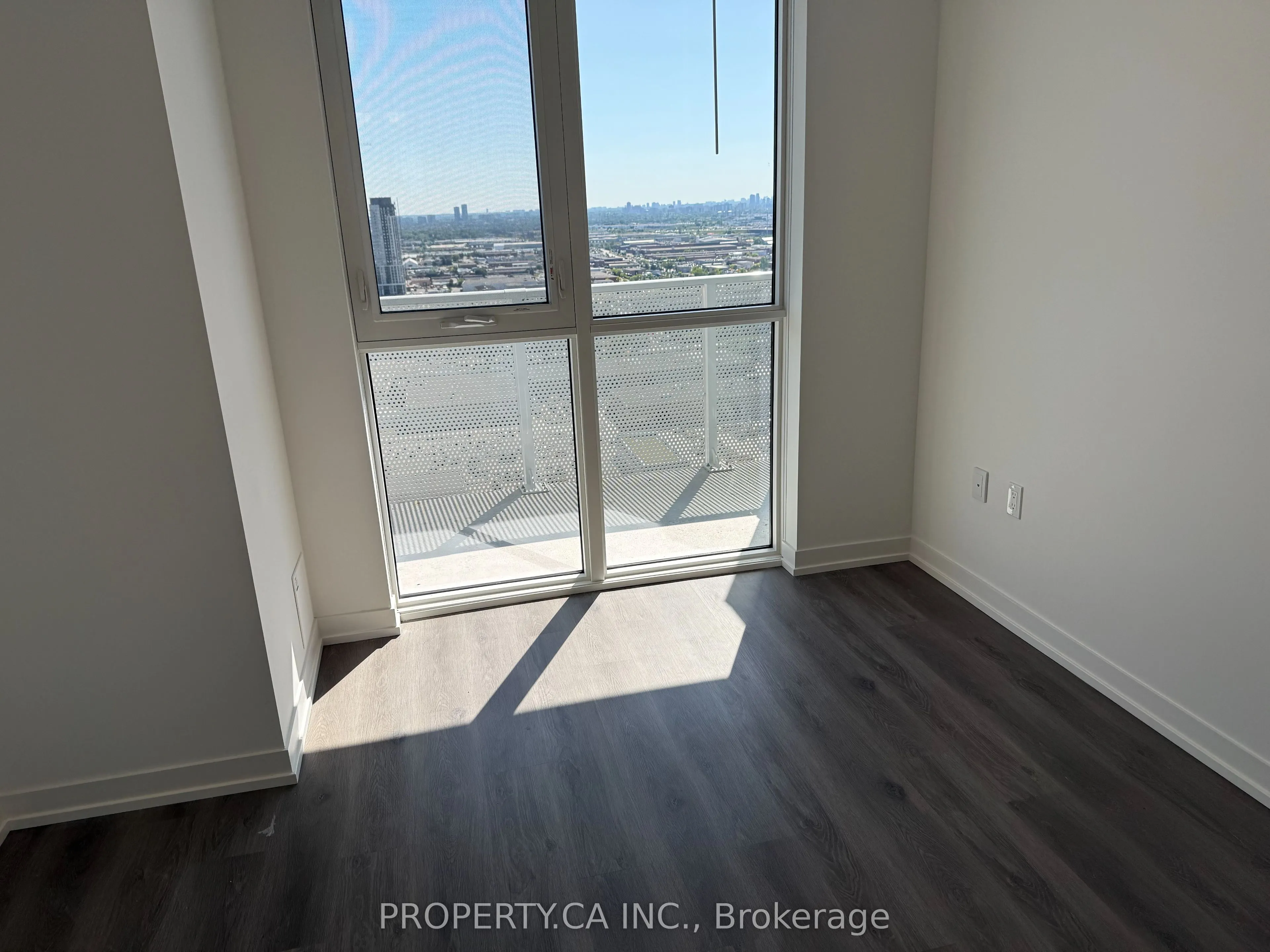 28 Interchange Way, #3306