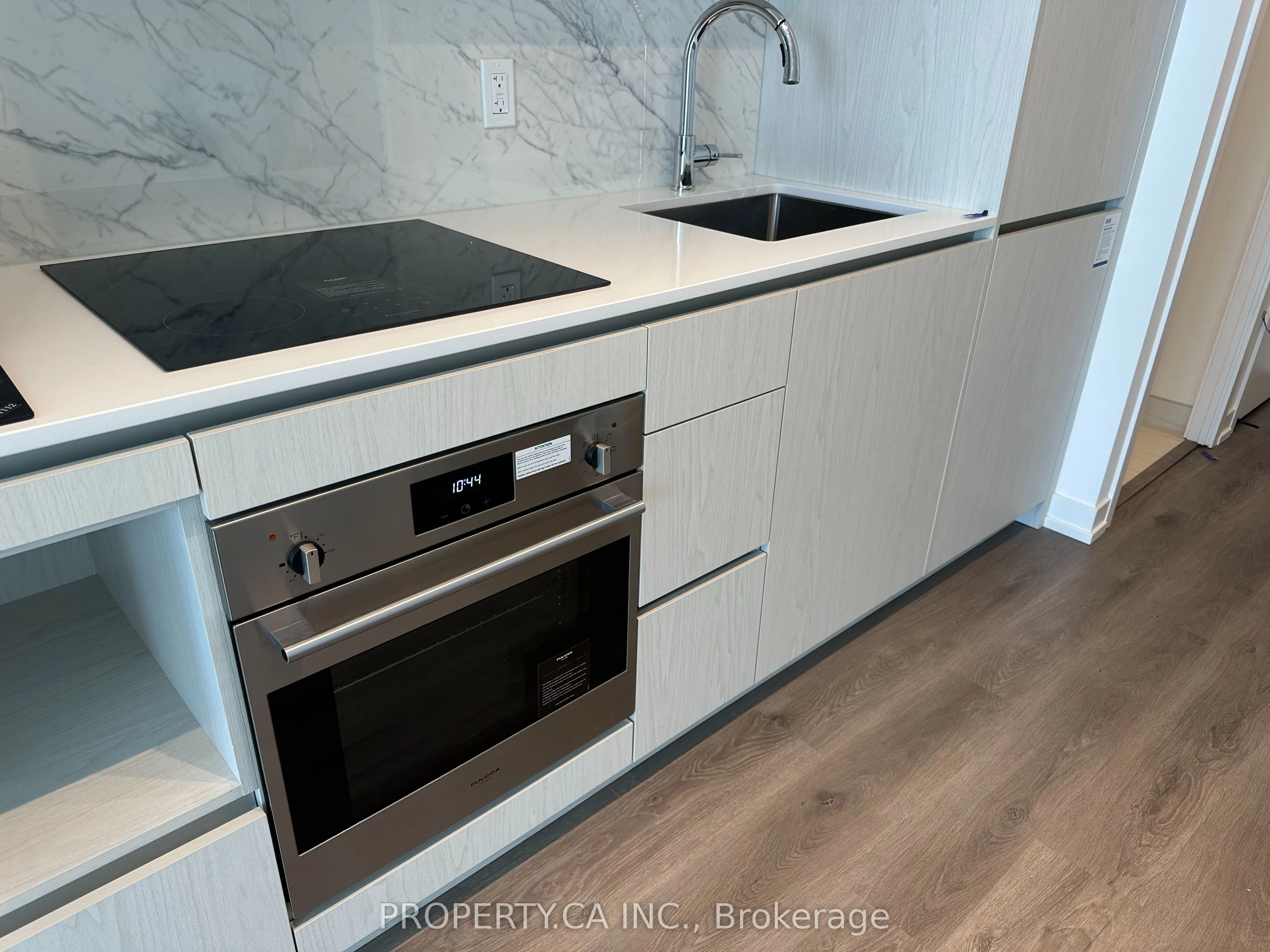 28 Interchange Way, #3306