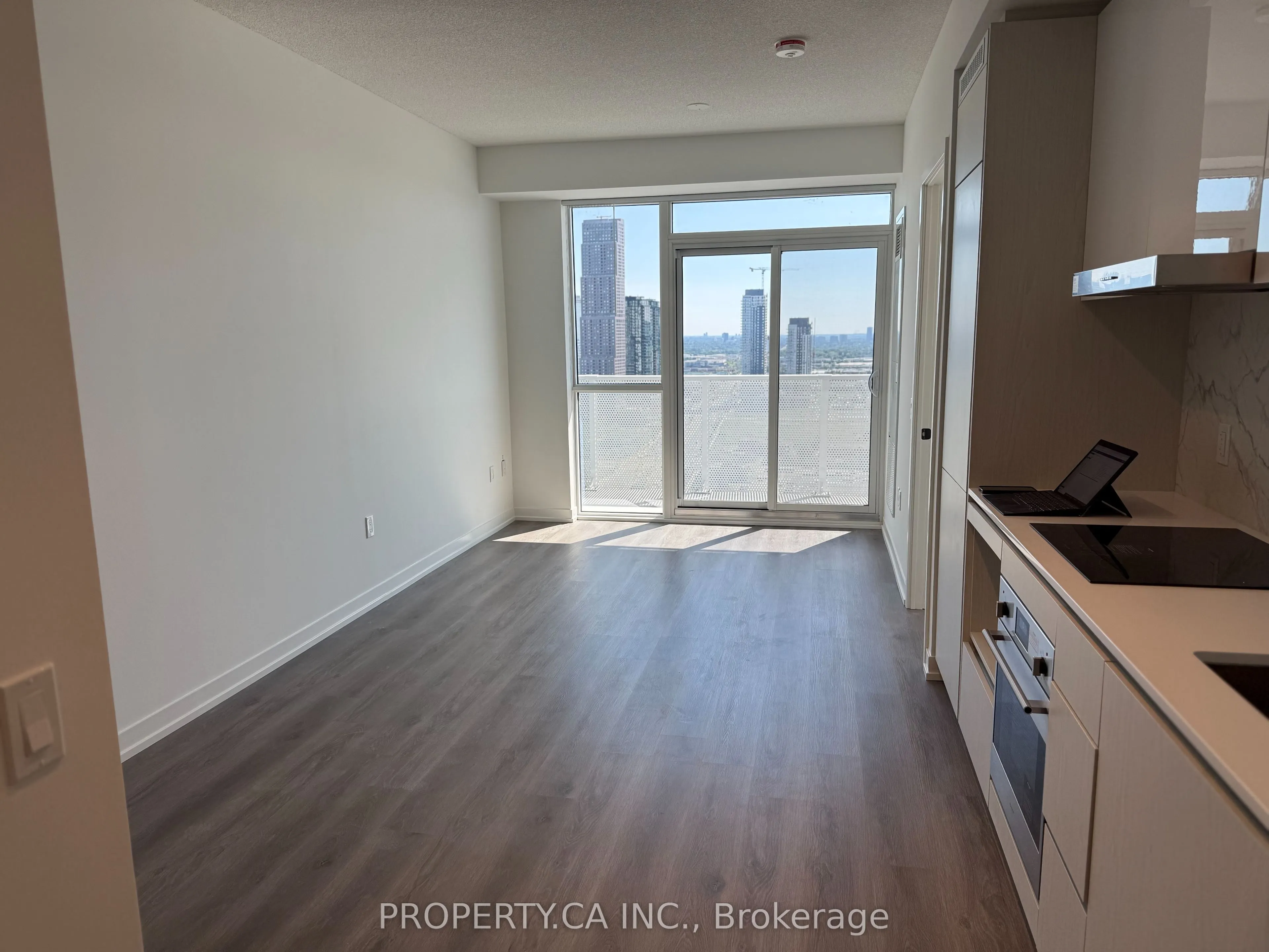 28 Interchange Way, #3306