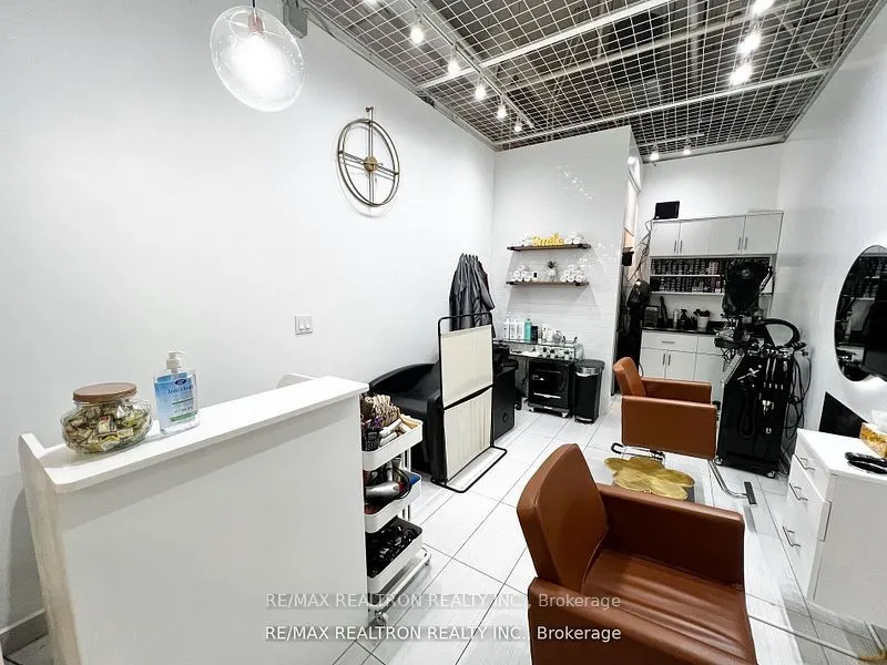 7181 Yonge Street, #42