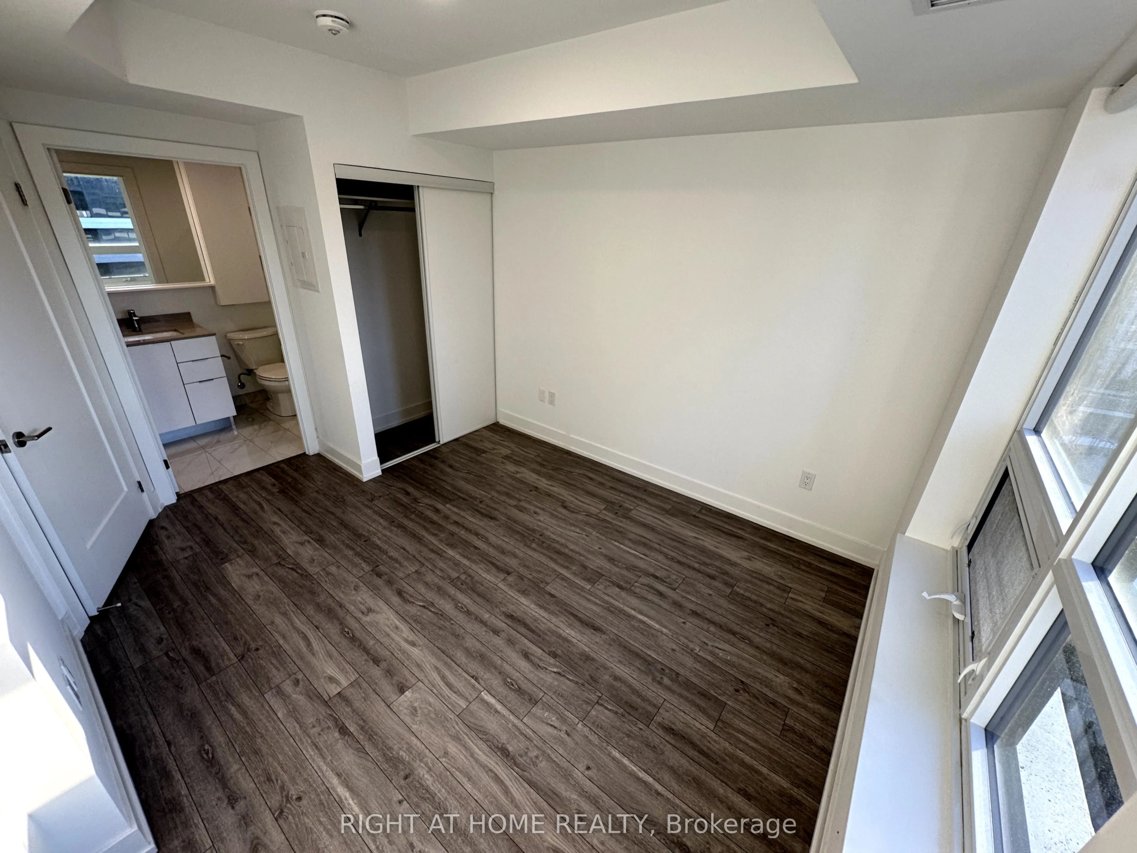 8 Cedarland Drive, #1005