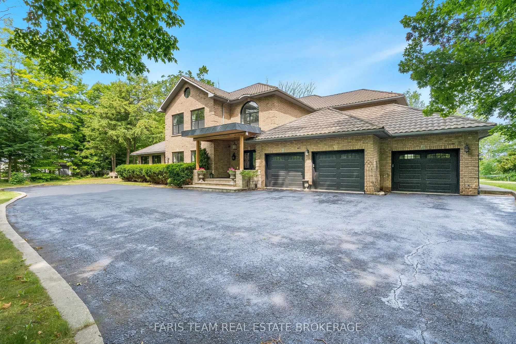 1826 Quantz Crescent