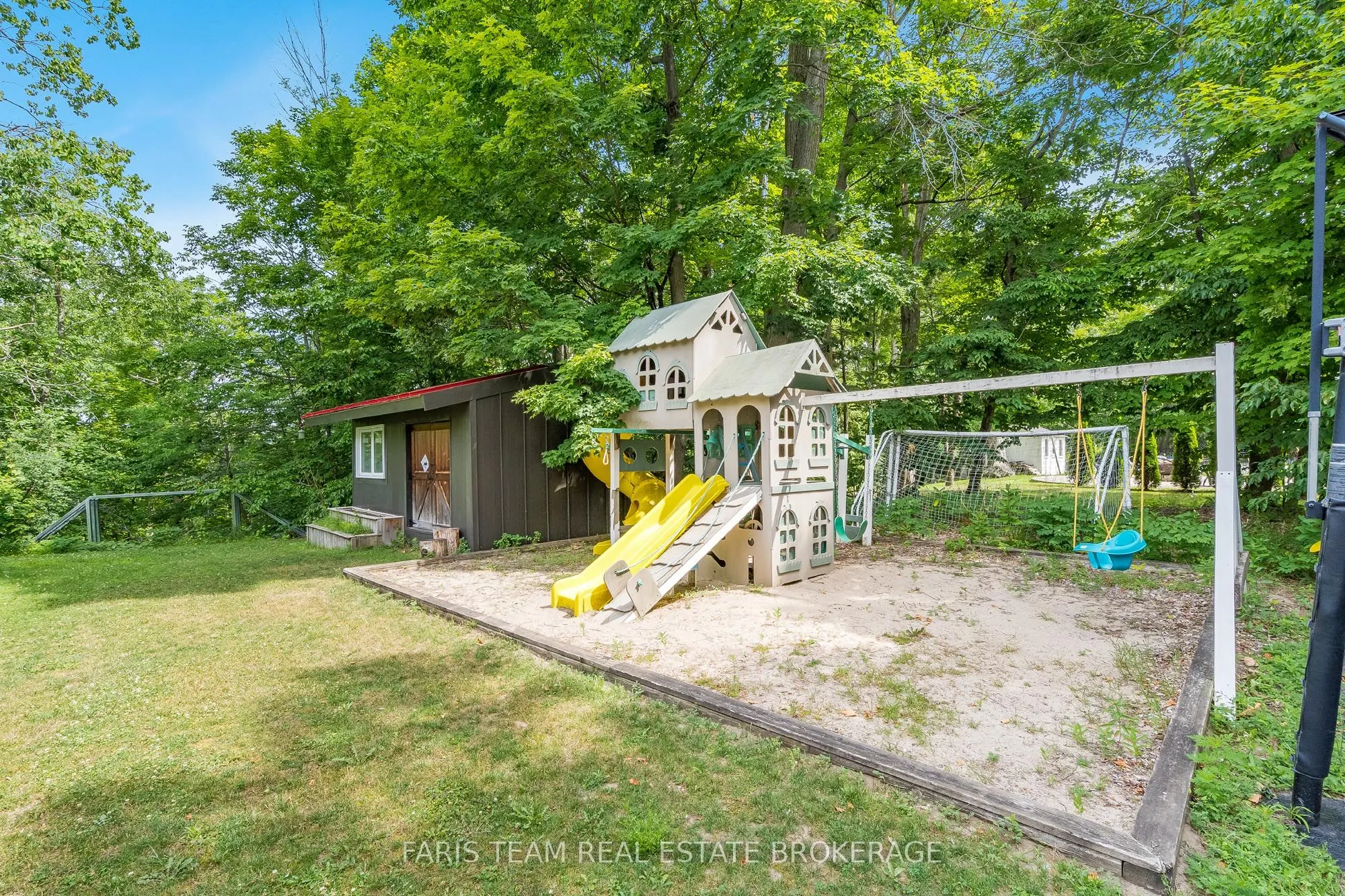 1826 Quantz Crescent