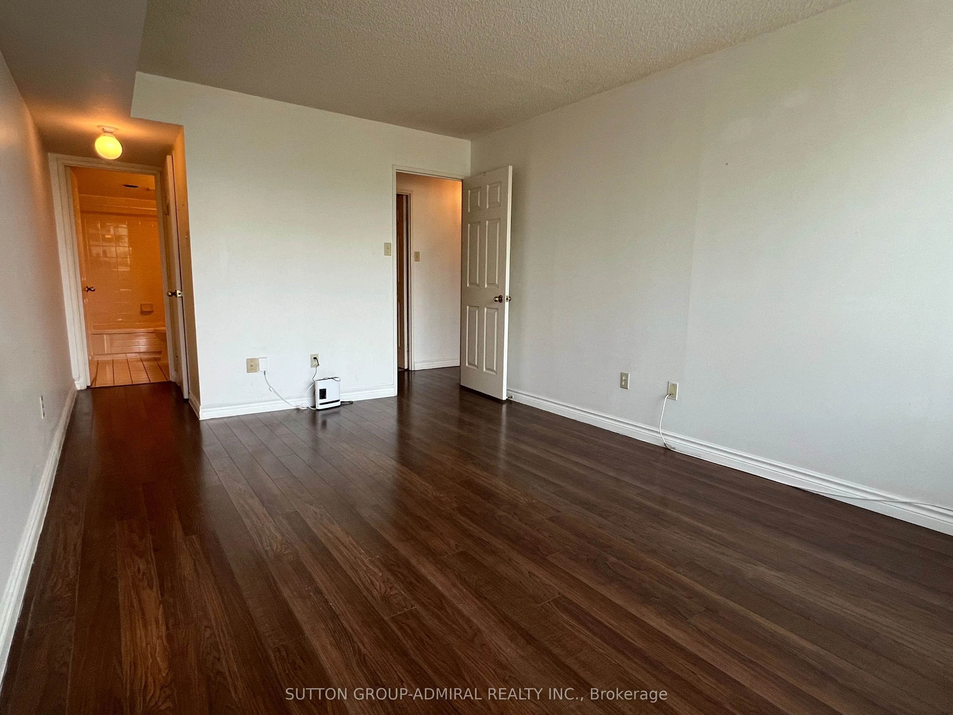 8501 Bayview Avenue, #208
