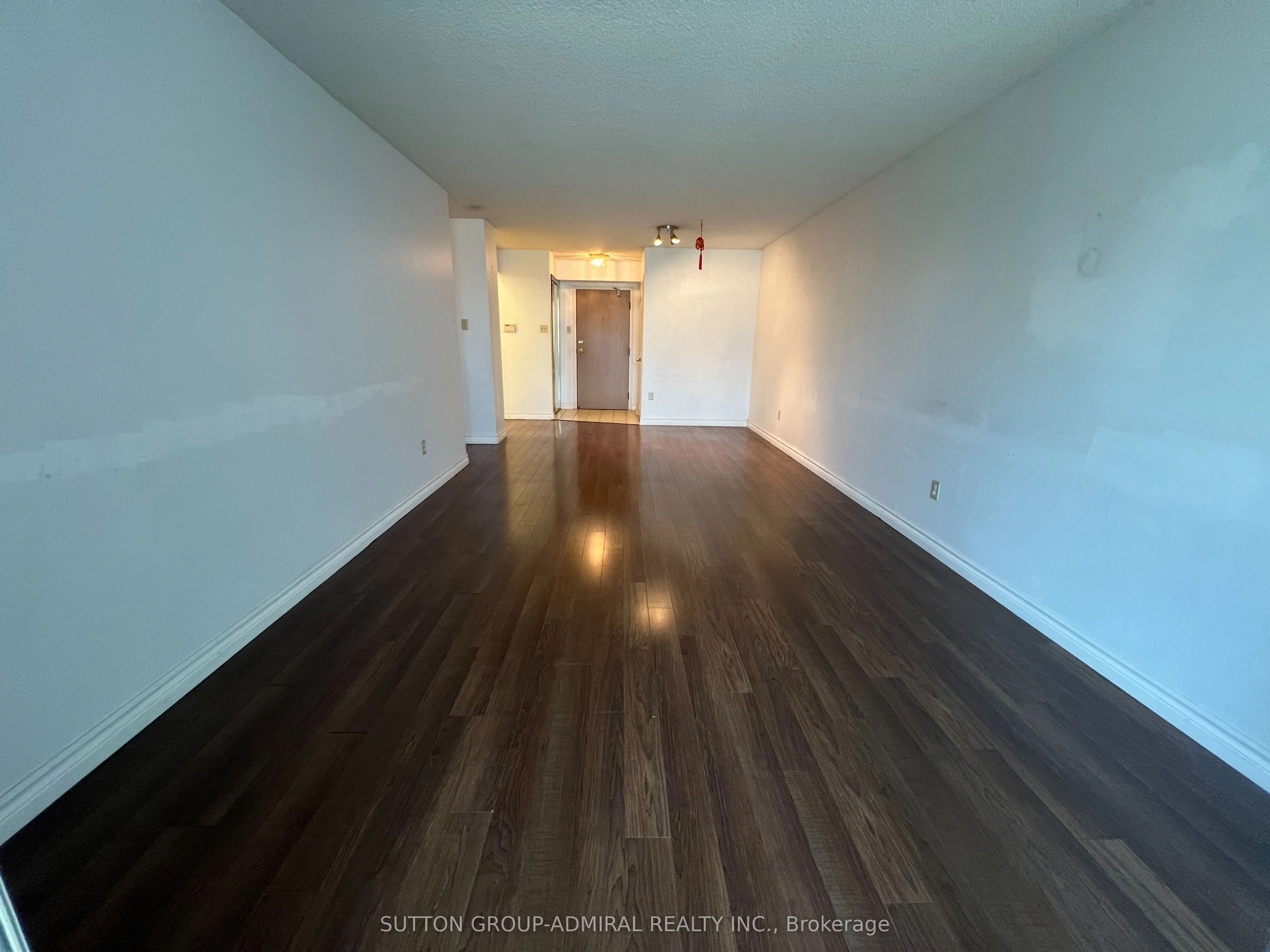 8501 Bayview Avenue, #208