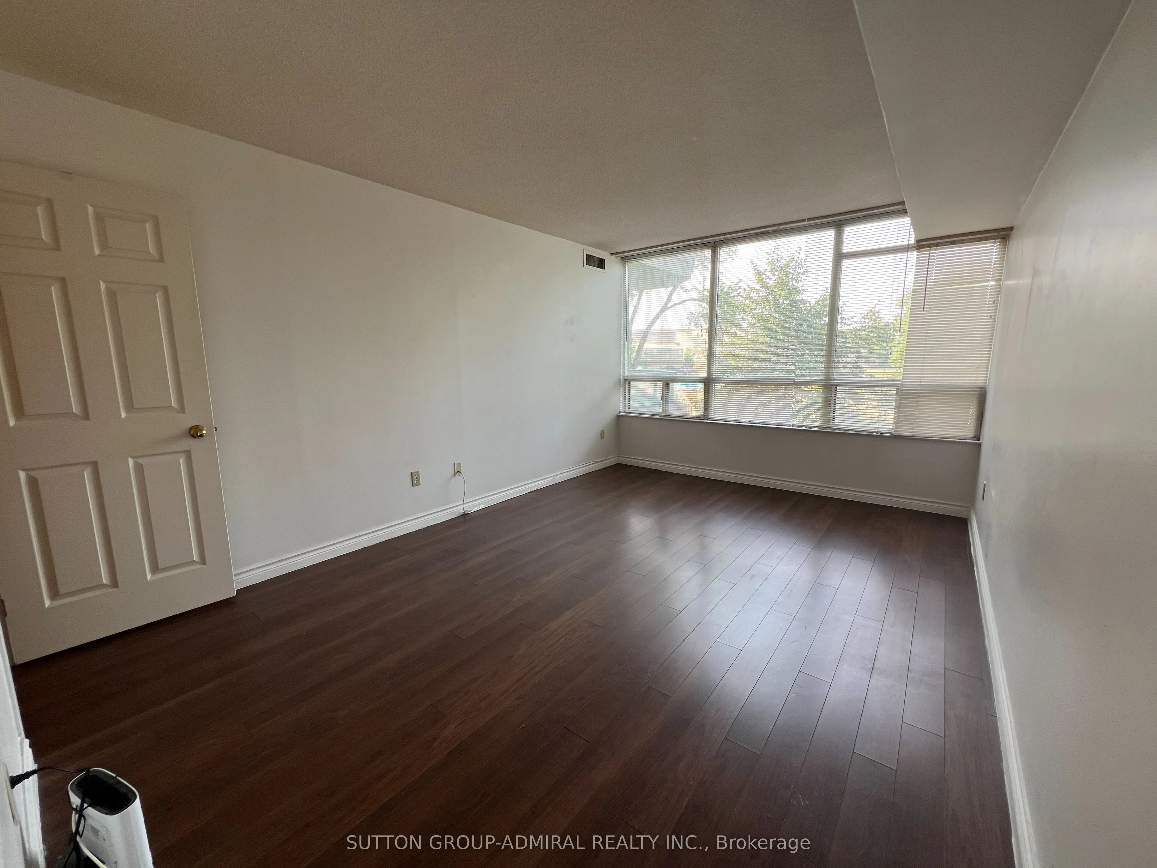 8501 Bayview Avenue, #208