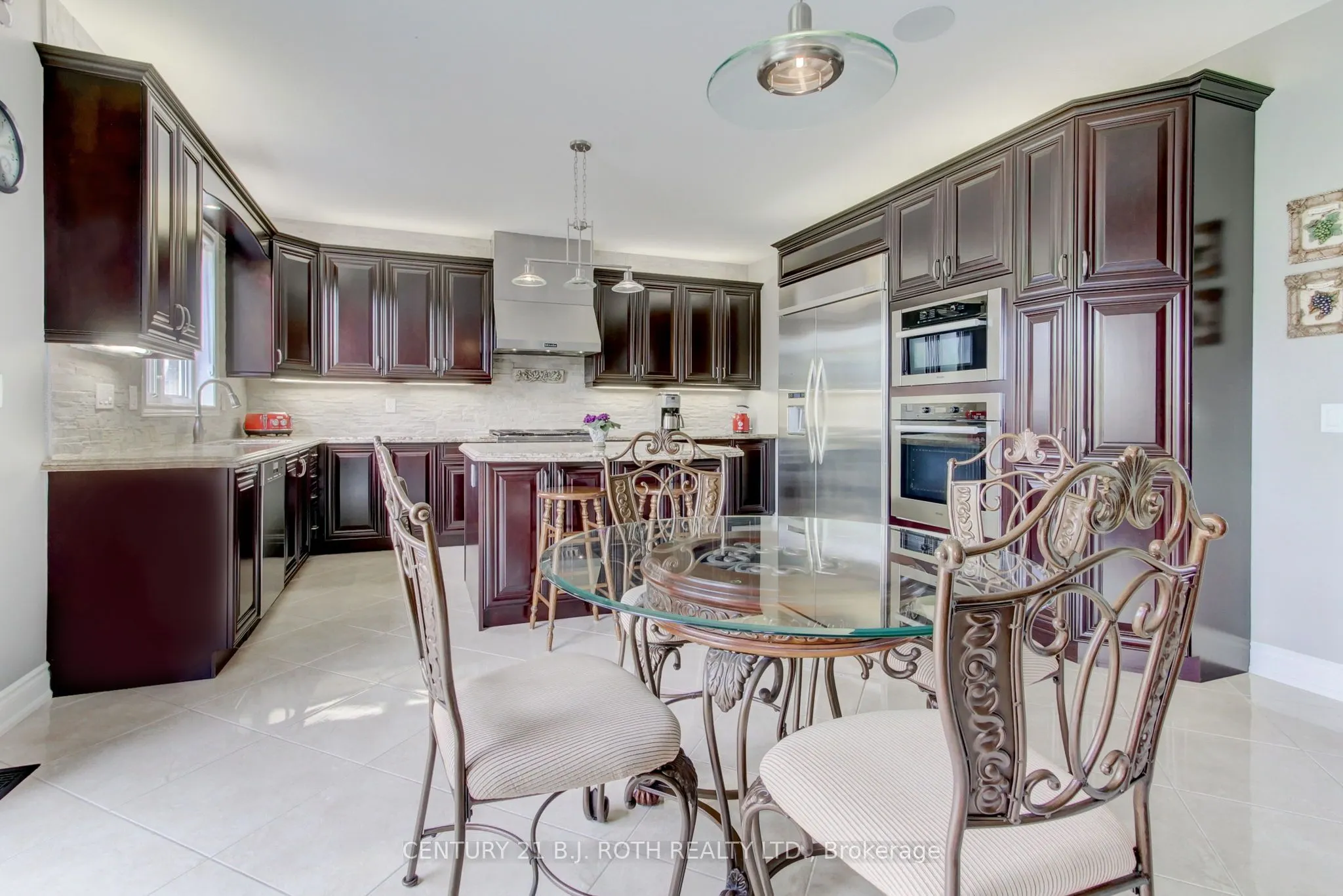 35 Manor Forest Road