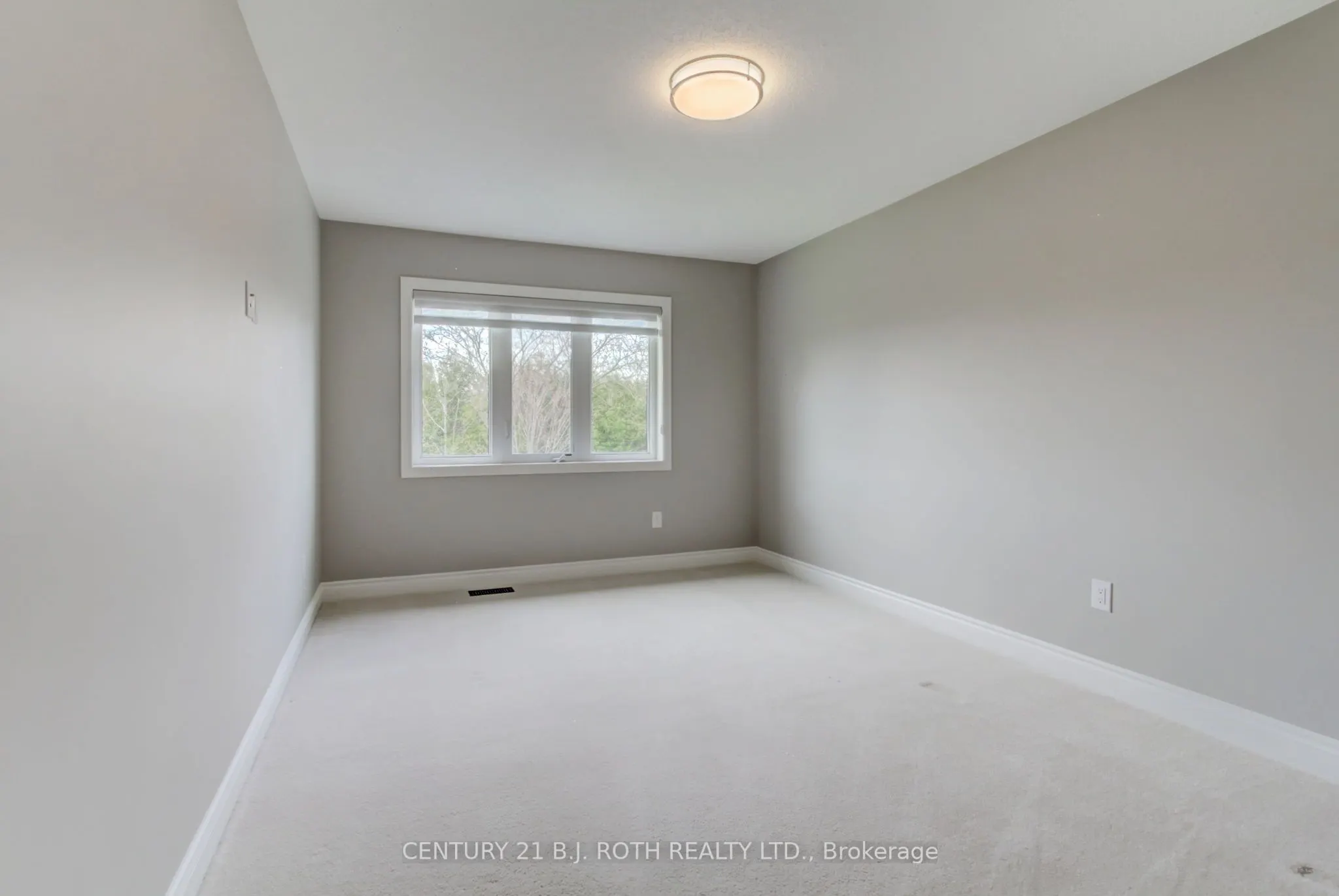 35 Manor Forest Road