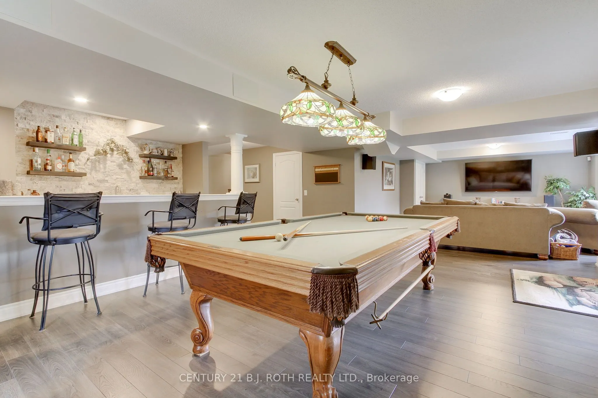 35 Manor Forest Road