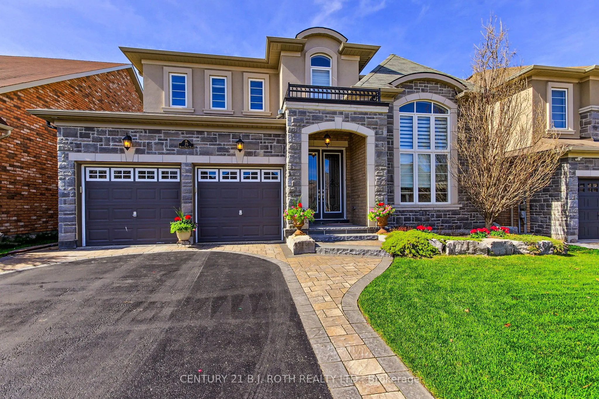 35 Manor Forest Road