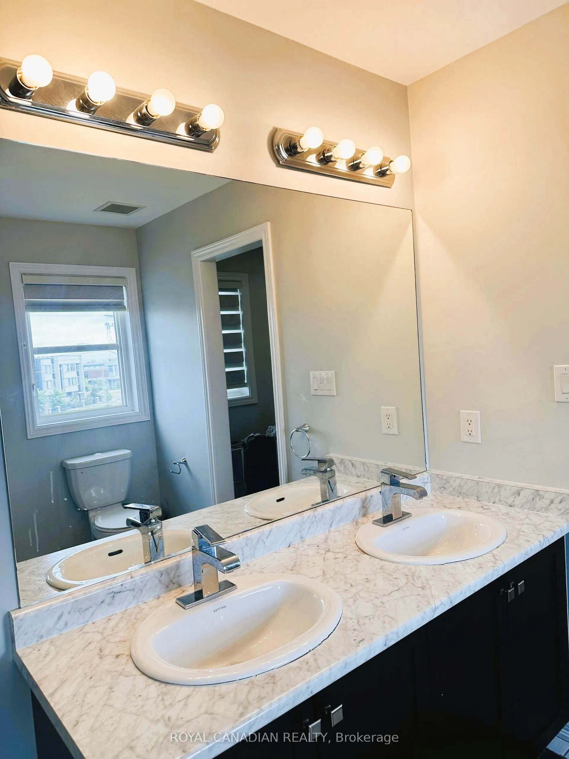 3865 Major Mackenzie Drive, #225