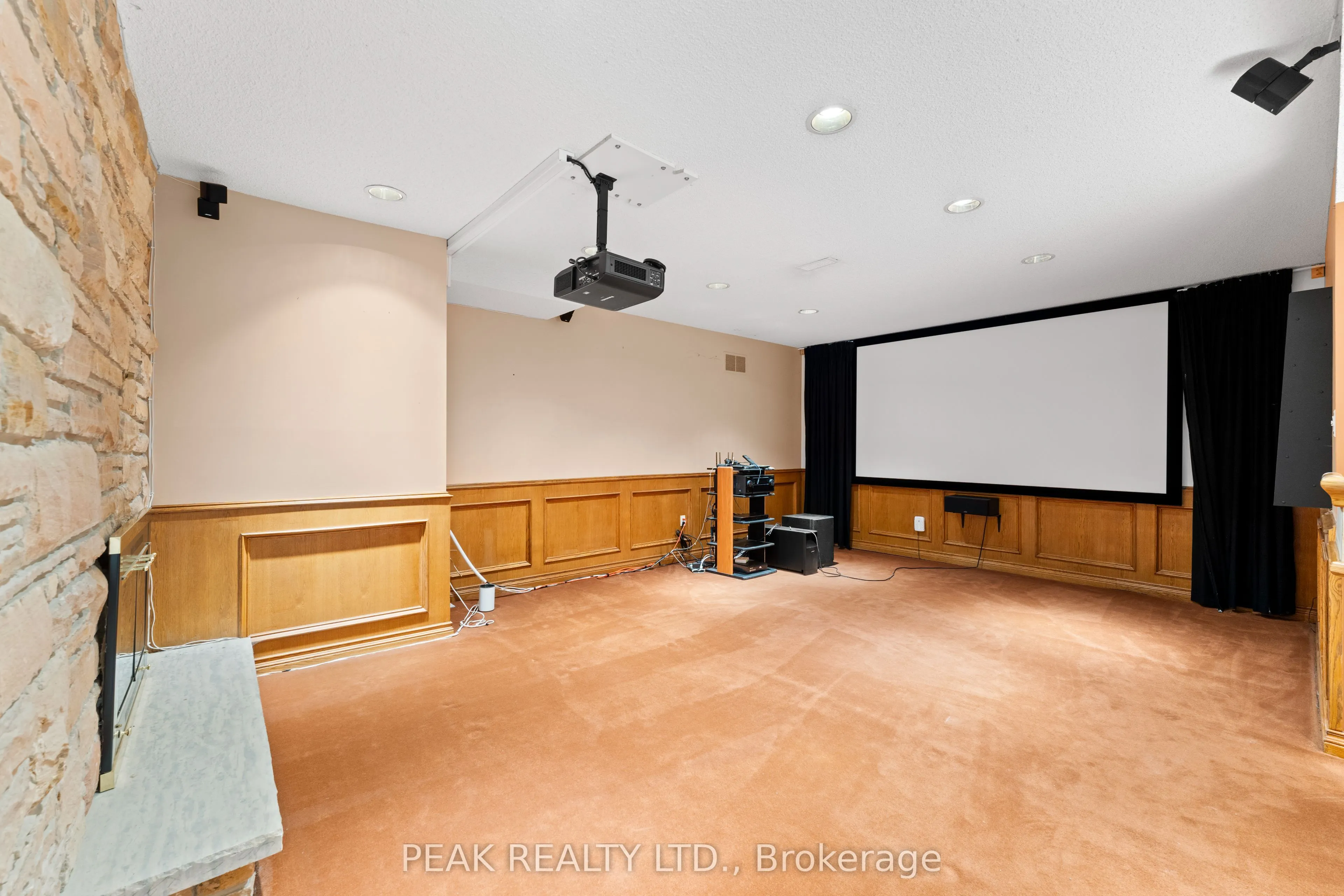21 Woodland Acres Crescent