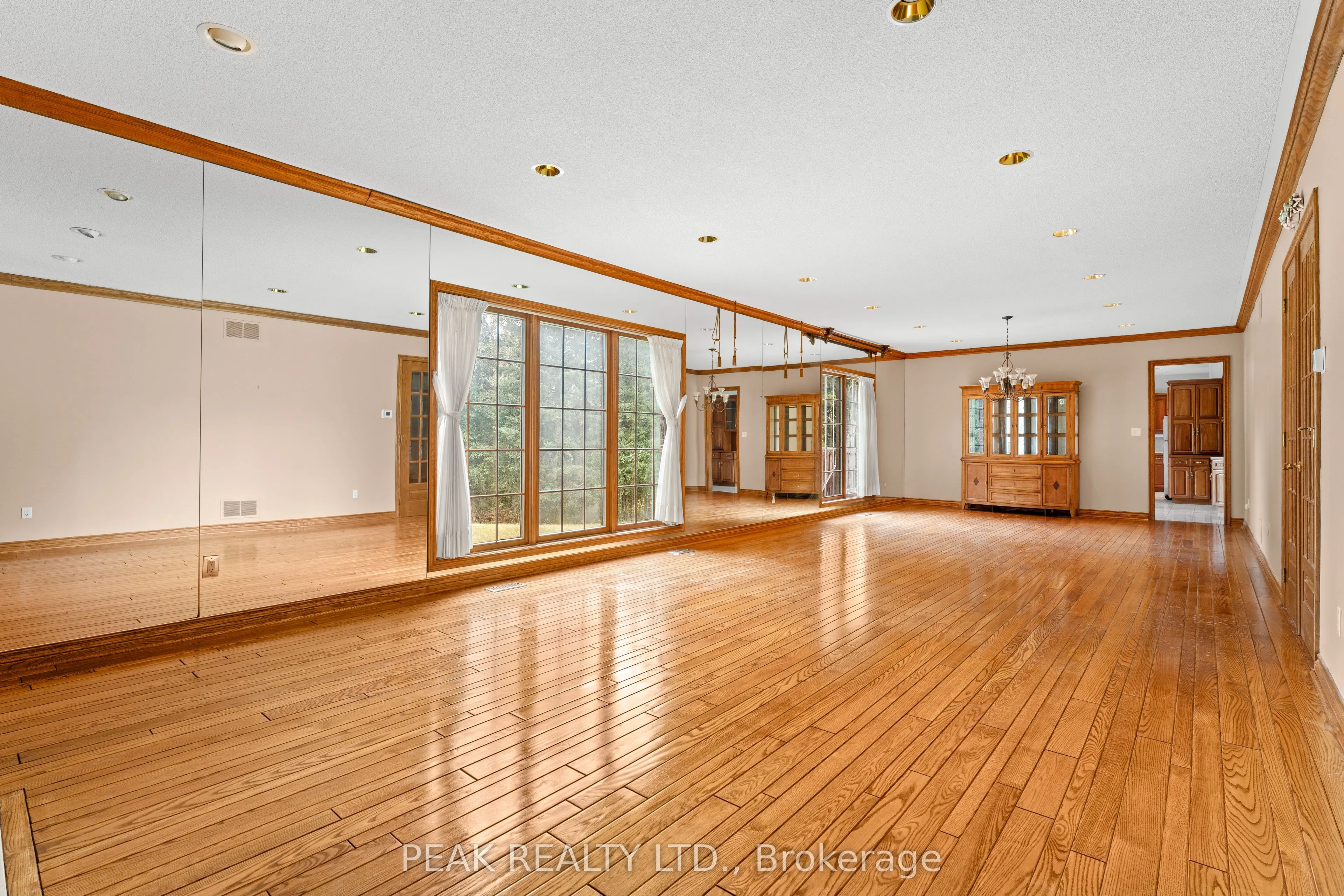 21 Woodland Acres Crescent