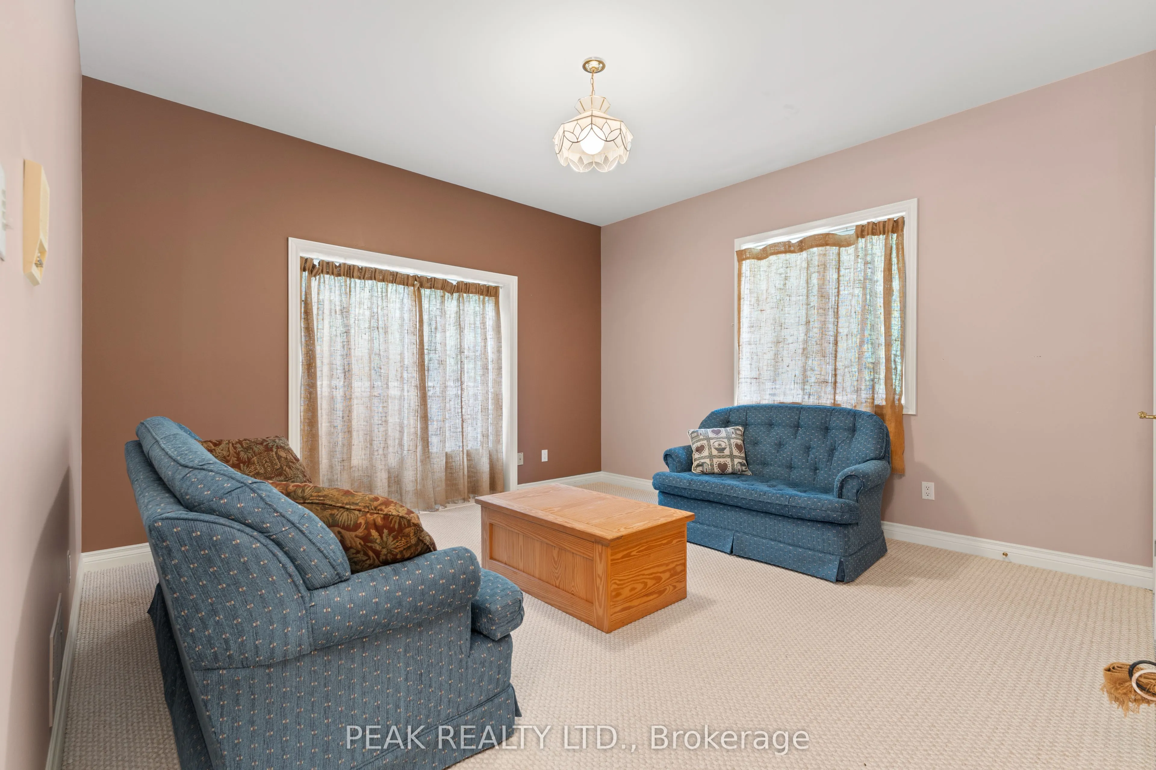 21 Woodland Acres Crescent