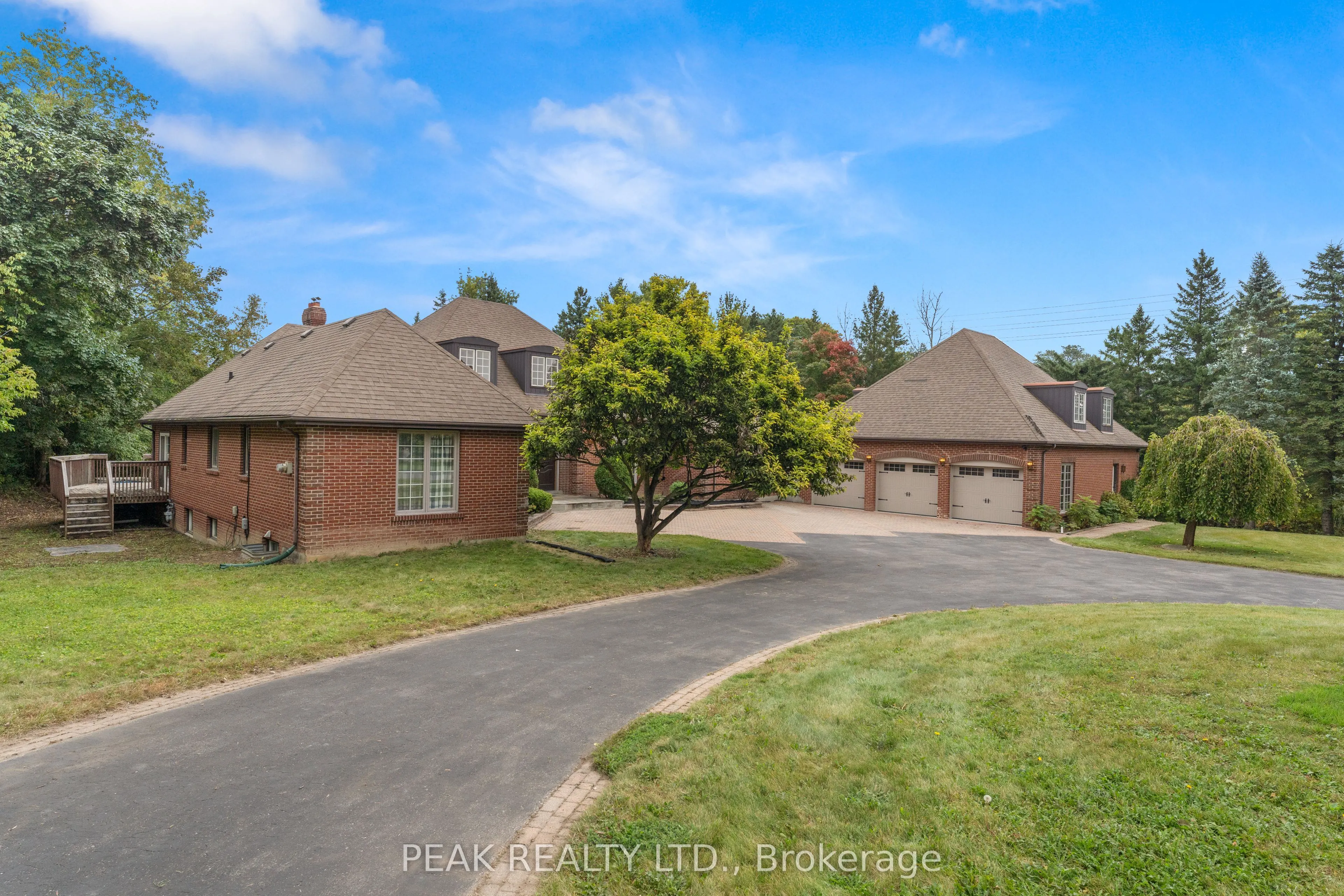 21 Woodland Acres Crescent