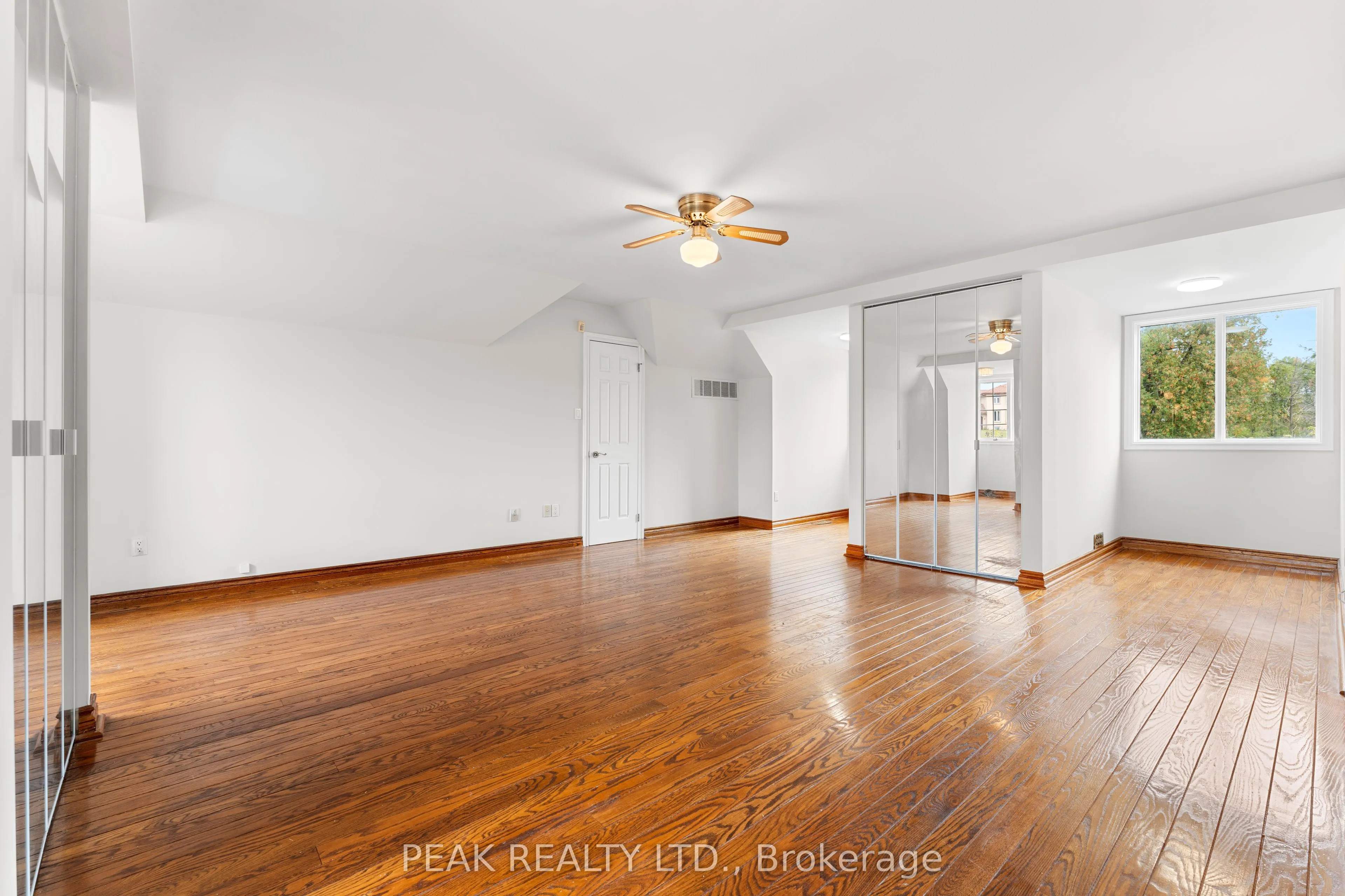 21 Woodland Acres Crescent