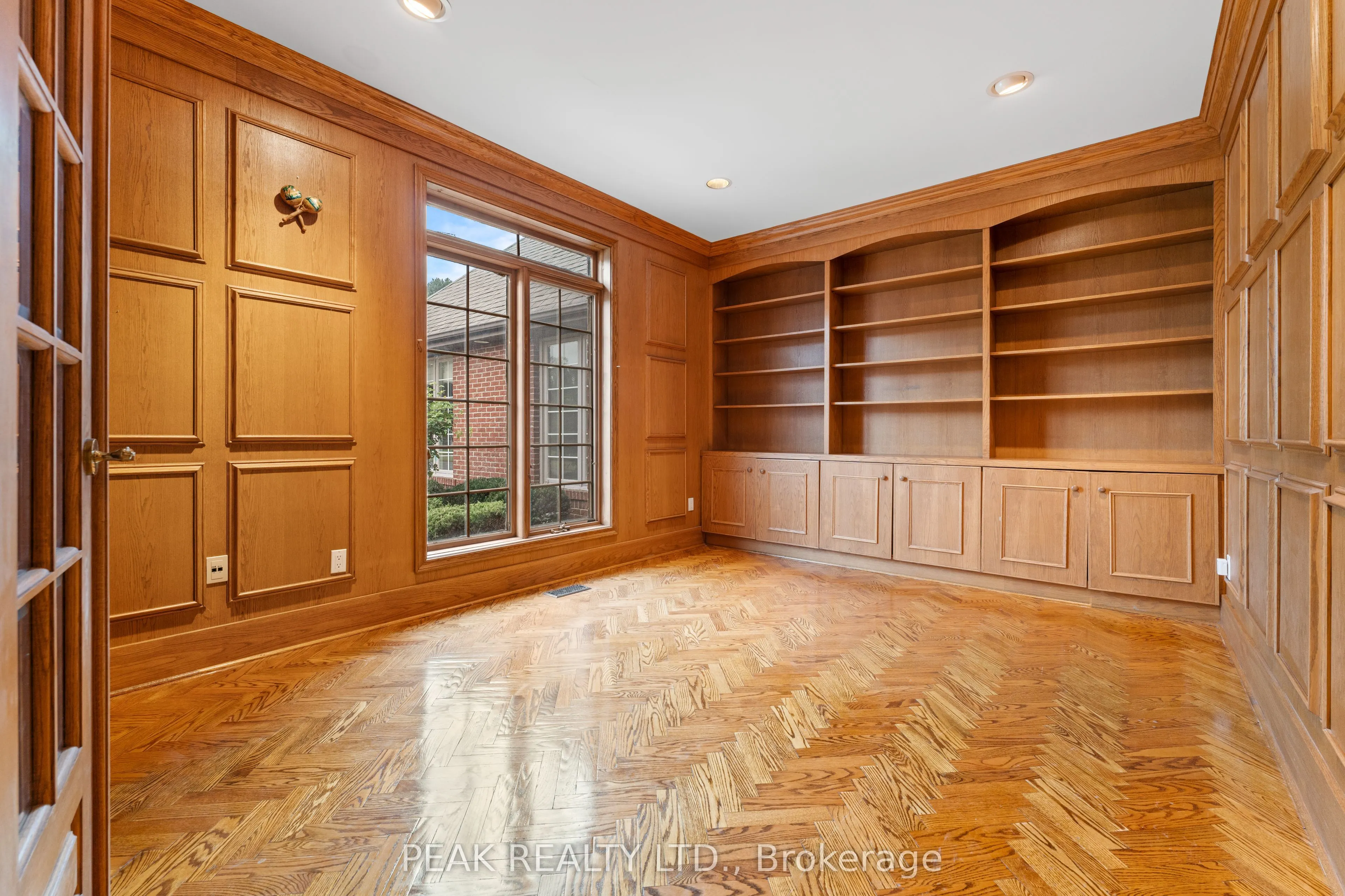 21 Woodland Acres Crescent