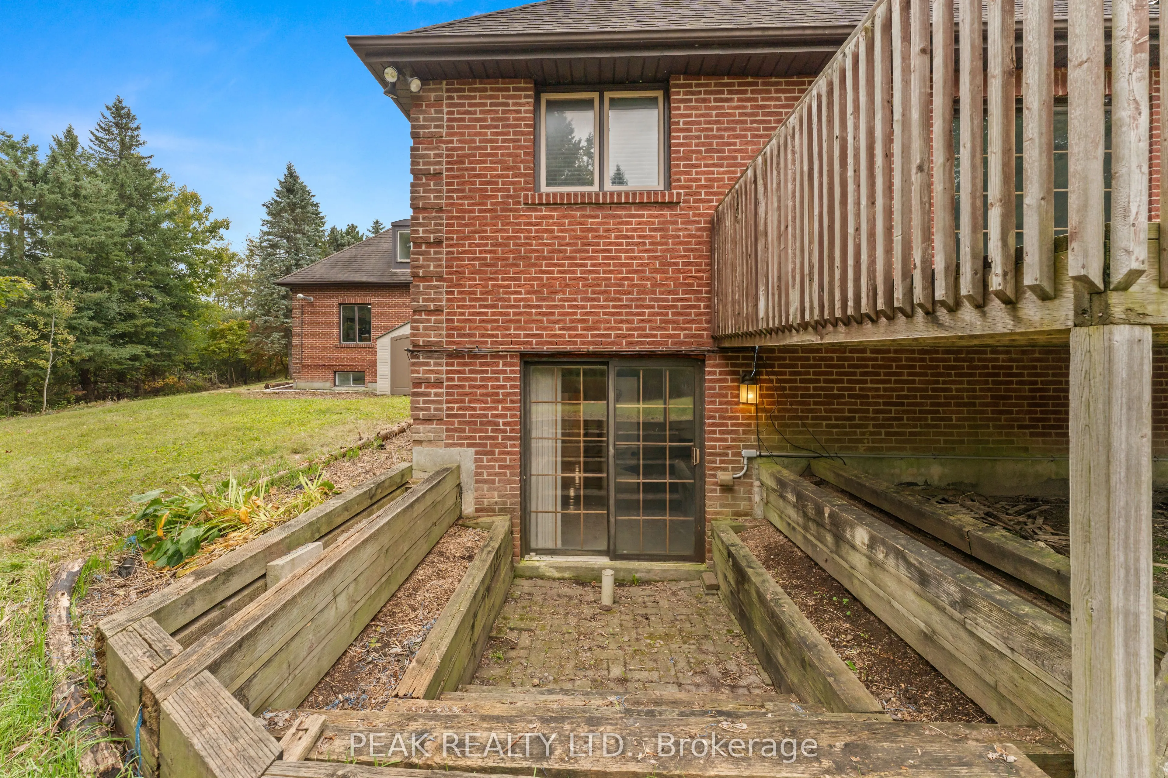 21 Woodland Acres Crescent