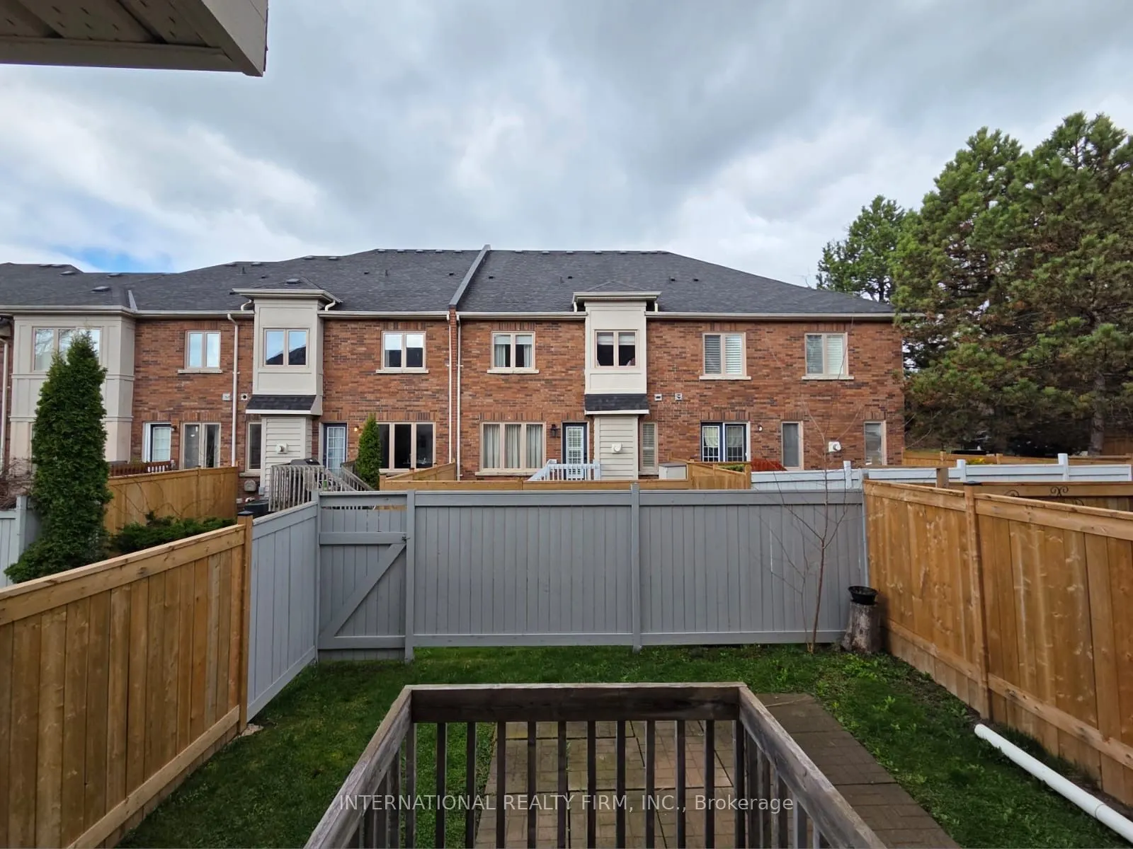 255 Shaftsbury Avenue, #27