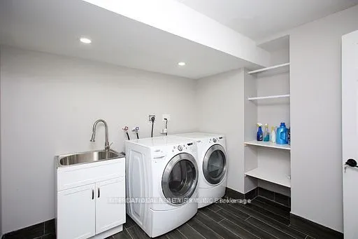 255 Shaftsbury Avenue, #27
